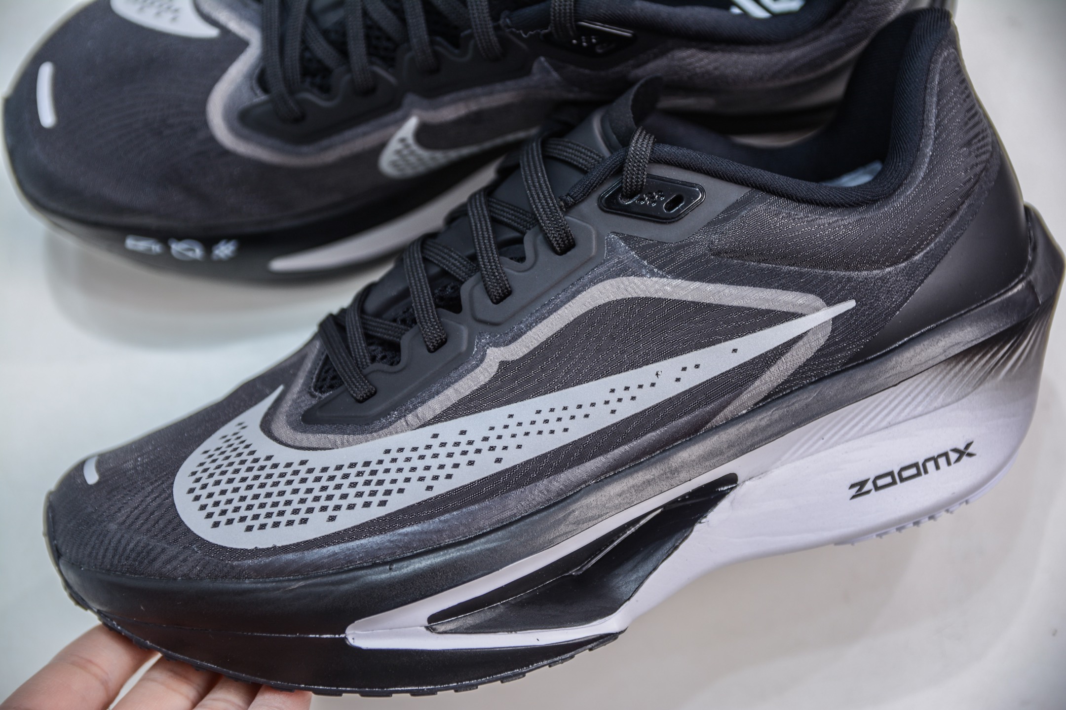 220  Nike Zoom Fly 6 耐克超弹轻盈跑步鞋 鞋款搭载  FN8454-001