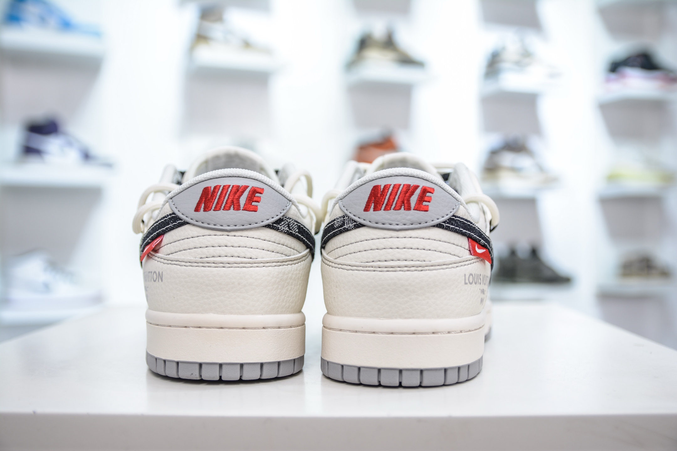 300  Nike SB Dunk Low x Louis Vuitton 白灰绑带牛仔黑勾  FC1688-218