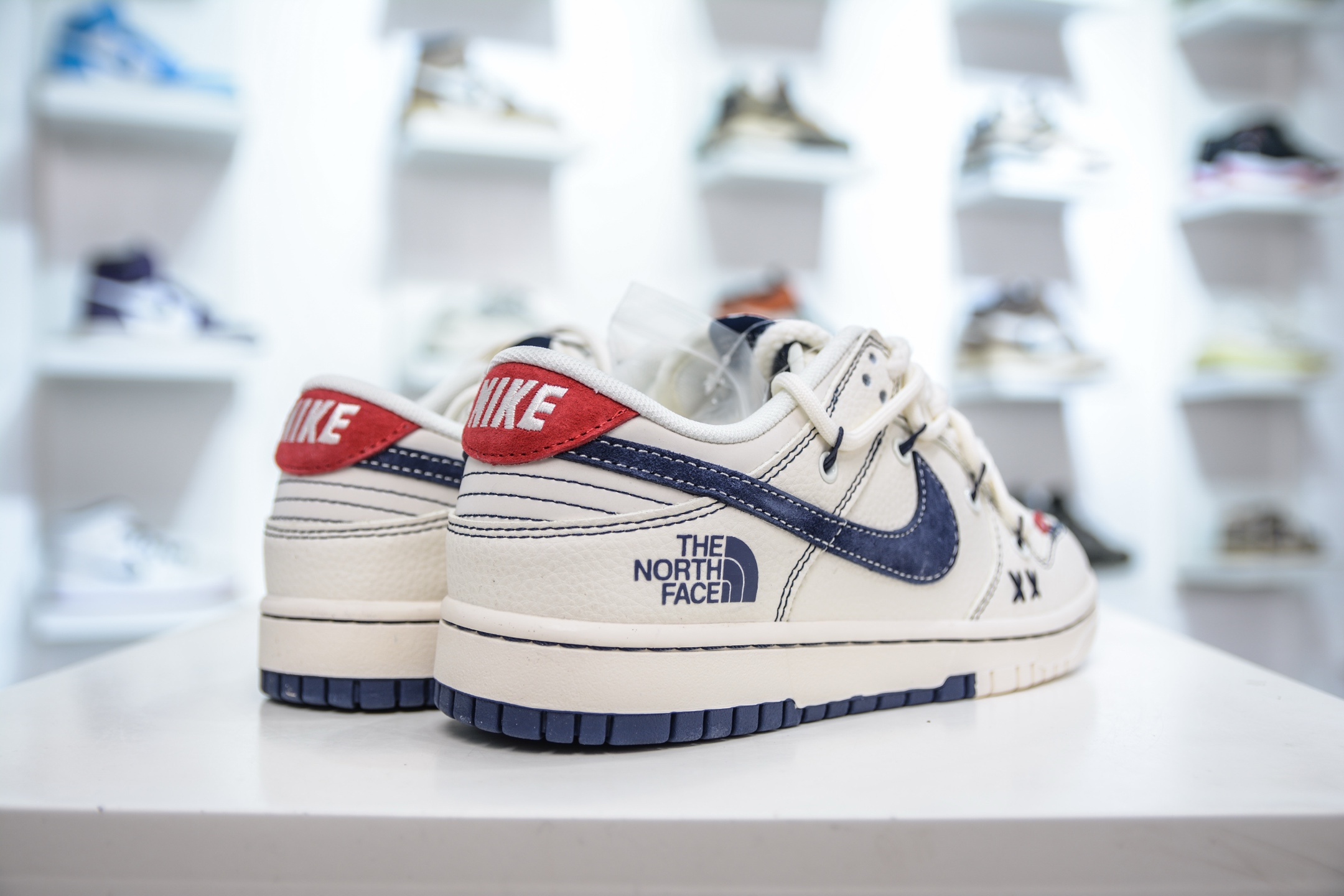 300  Nike SB Dunk Low x The North Face x CDG CDG北面联名-米白绑带黑勾   YX5066-283
