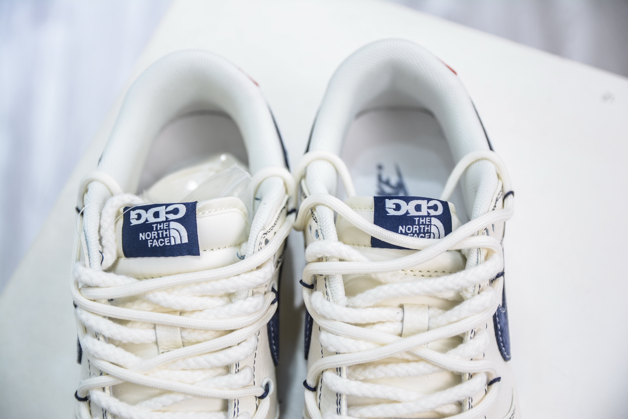 300  Nike SB Dunk Low x The North Face x CDG CDG北面联名-米白绑带黑勾   YX5066-283