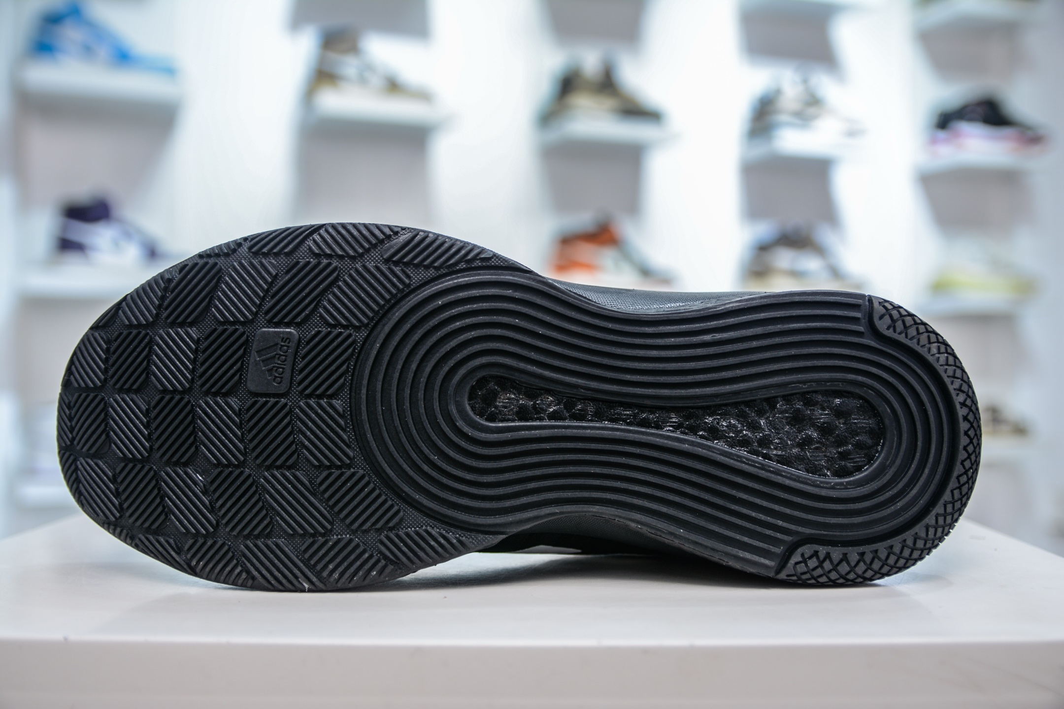 260  ADIDAS CRAZYFLIGHT MID 运动鞋记忆回弹BOOST真爆大底 运动排球鞋  HQ3490