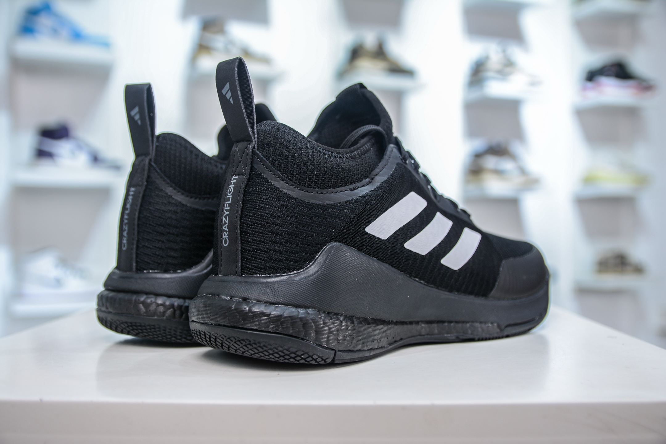 260  ADIDAS CRAZYFLIGHT MID 运动鞋记忆回弹BOOST真爆大底 运动排球鞋  HQ3490
