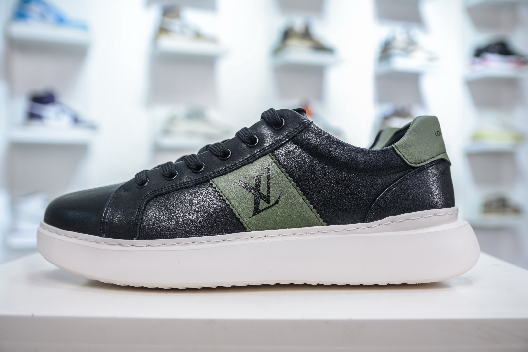 360  Louis Vuitton  LV路易威登休闲文化运动板鞋系列