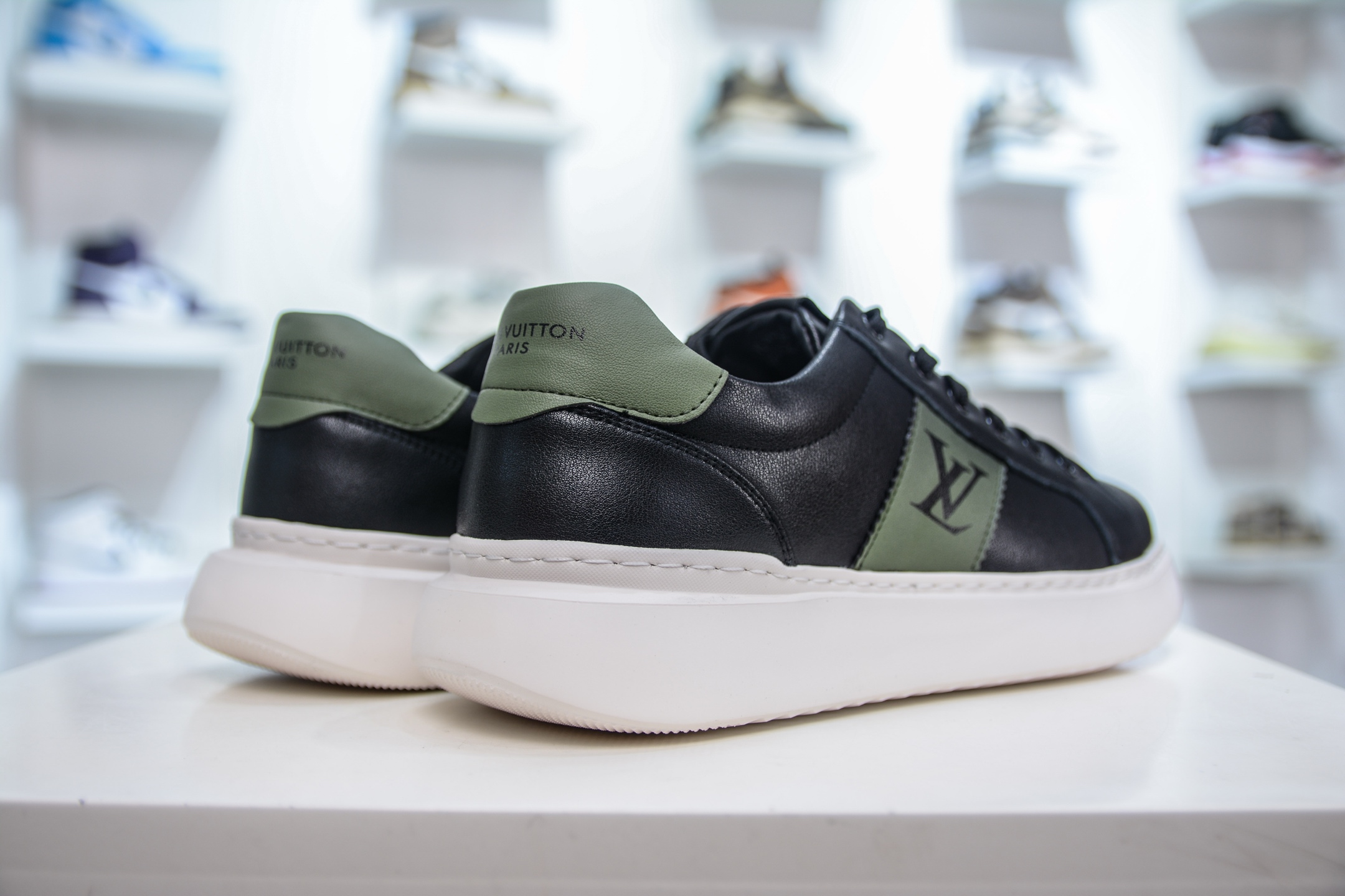 360  Louis Vuitton  LV路易威登休闲文化运动板鞋系列
