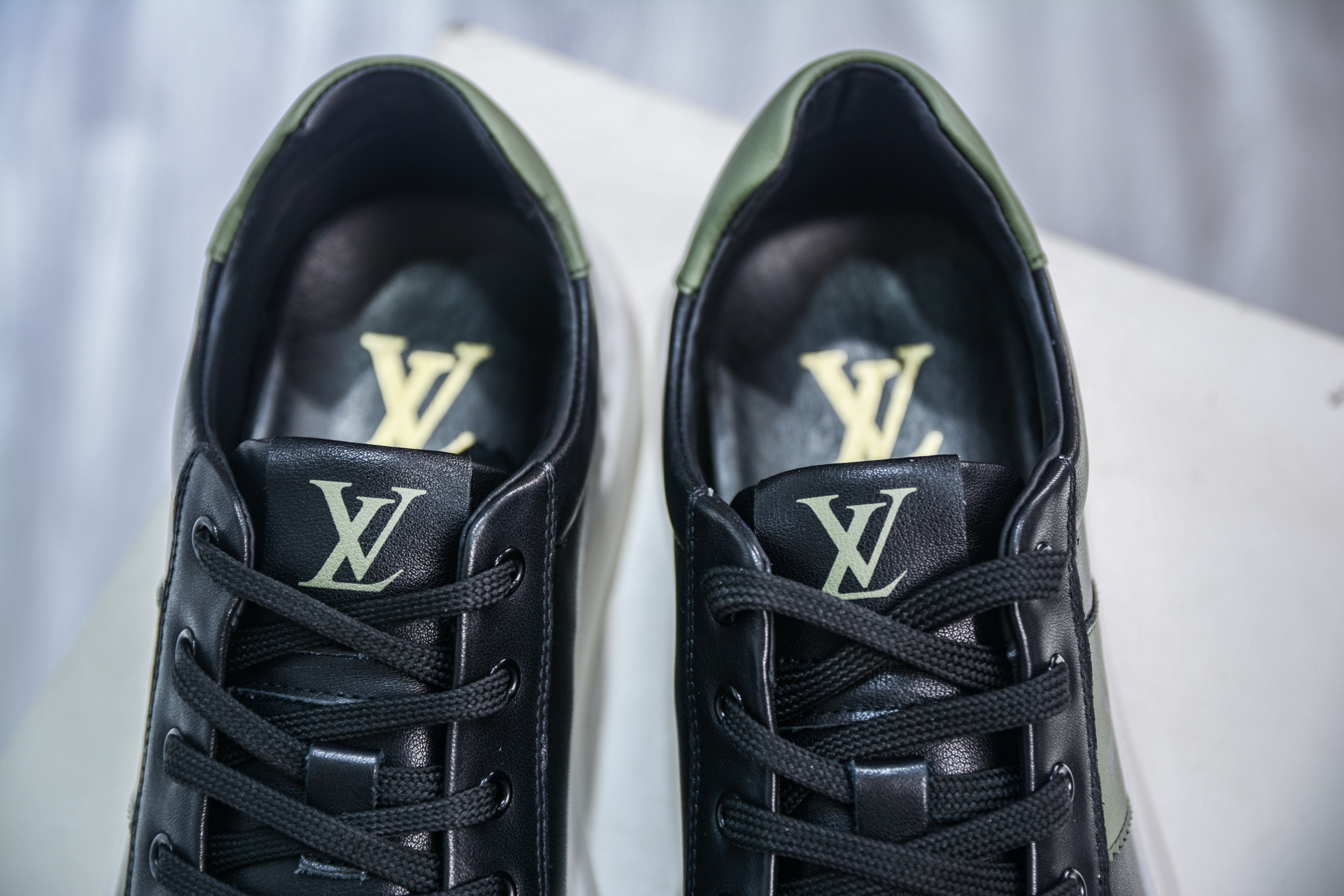 360  Louis Vuitton  LV路易威登休闲文化运动板鞋系列