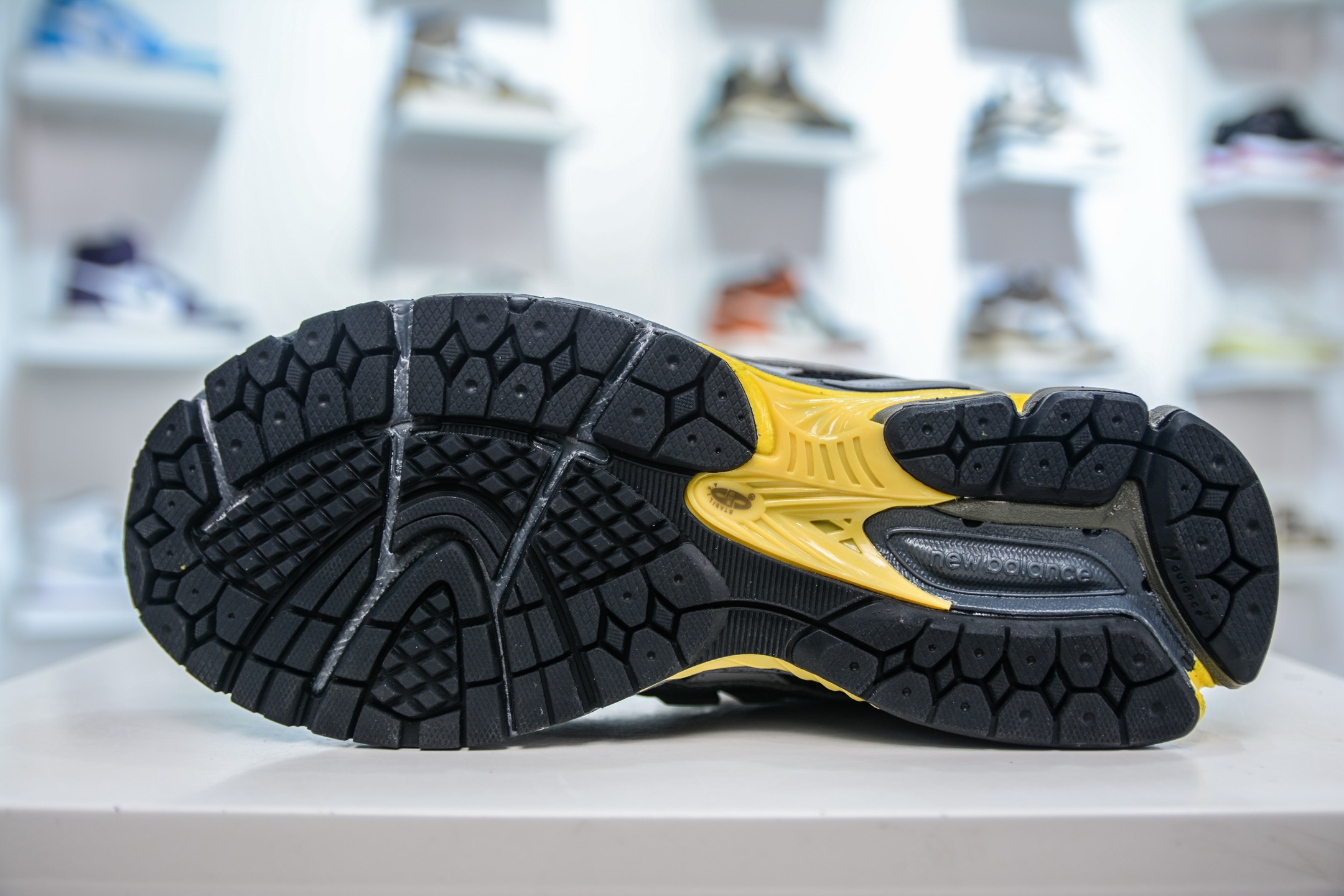210  T版纯原 New Balance M1906R系列 复古老爹防滑耐磨低帮 跑步鞋 男   M1906NA