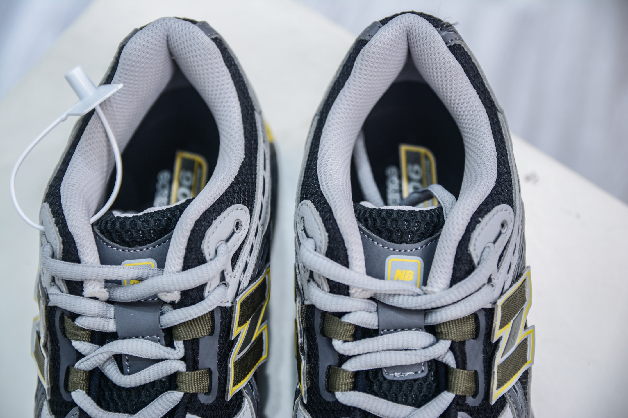210  T版纯原 New Balance M1906R系列 复古老爹防滑耐磨低帮 跑步鞋 男   M1906NA