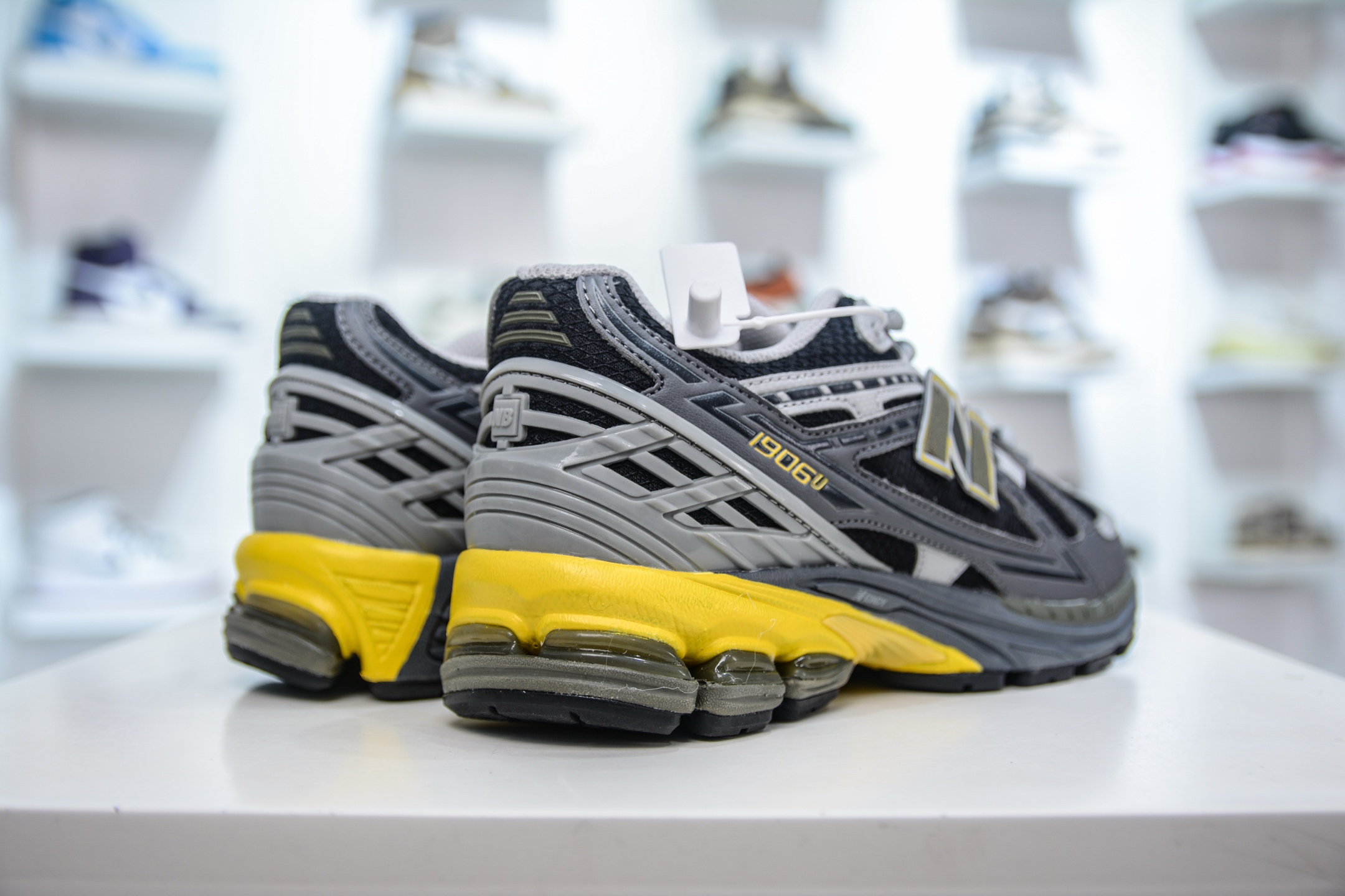 210  T版纯原 New Balance M1906R系列 复古老爹防滑耐磨低帮 跑步鞋 男   M1906NA
