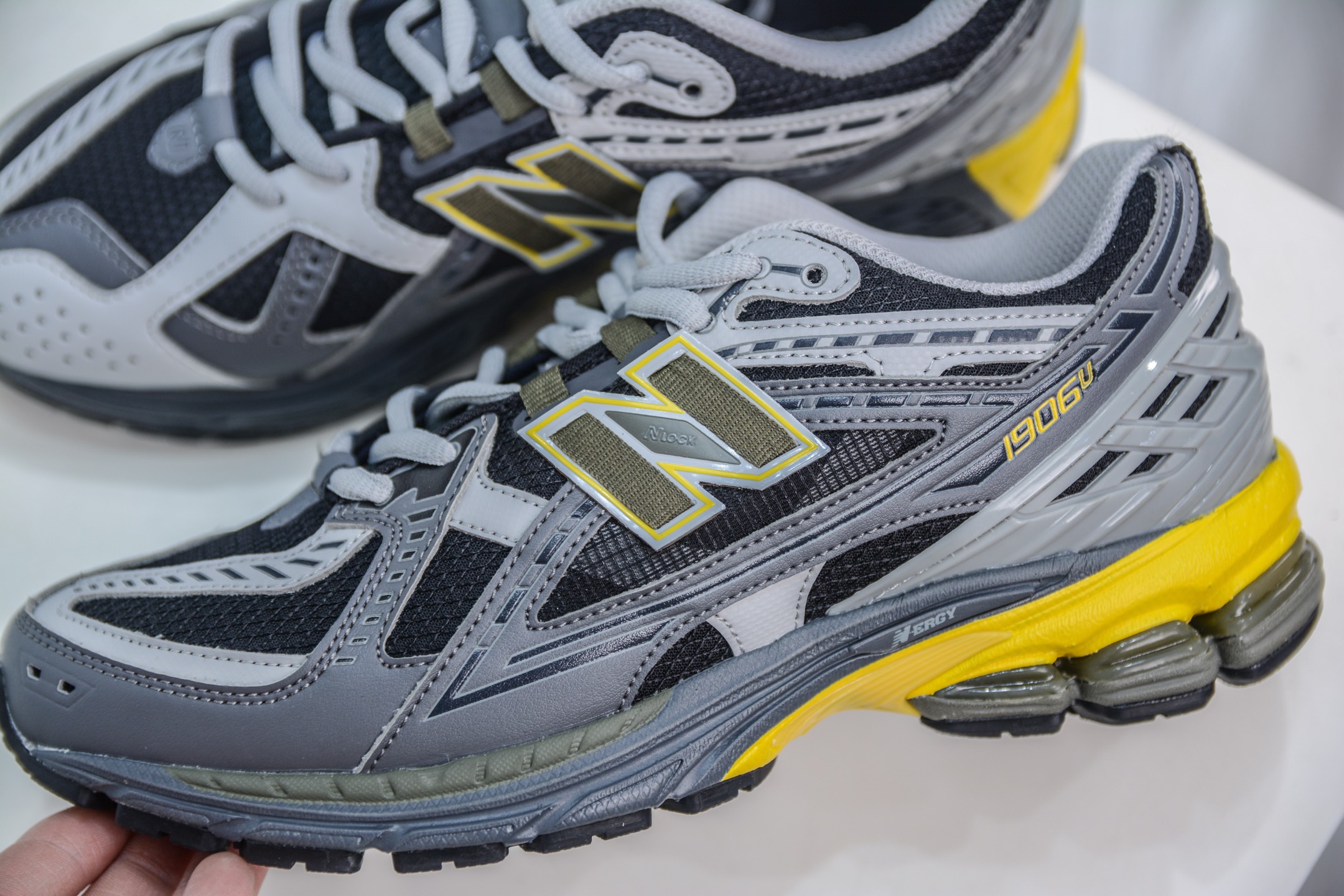210  T版纯原 New Balance M1906R系列 复古老爹防滑耐磨低帮 跑步鞋 男   M1906NA