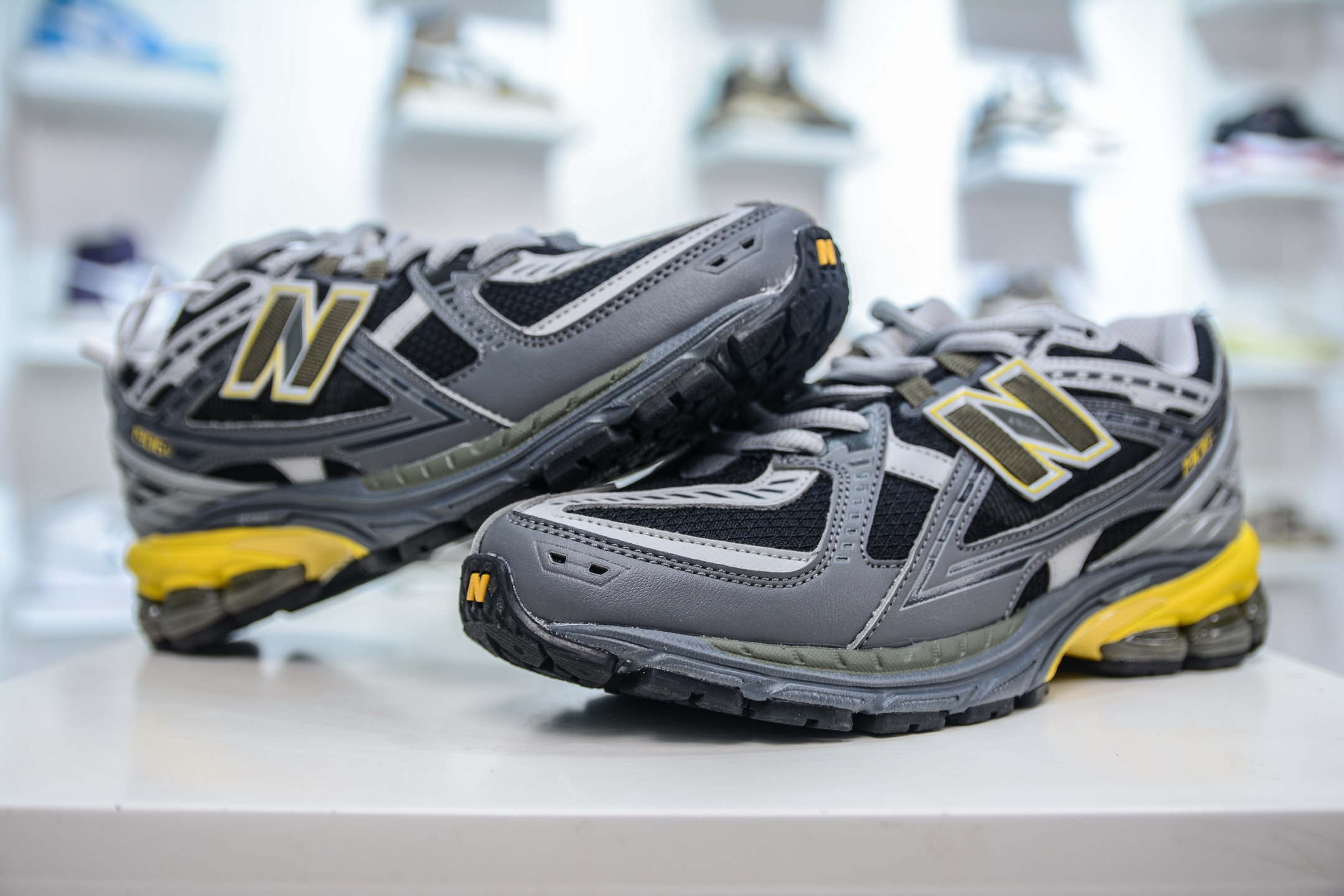 210  T版纯原 New Balance M1906R系列 复古老爹防滑耐磨低帮 跑步鞋 男   M1906NA