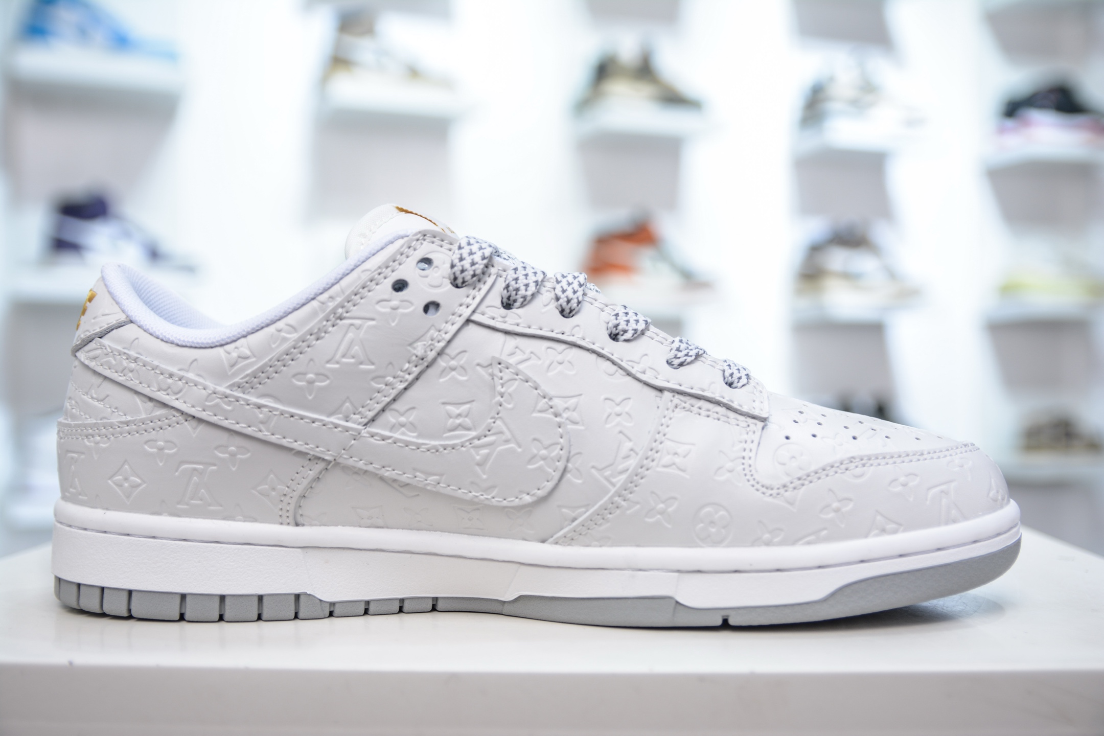 280  Nike SB Dunk Low x Louis Vuitton LV联名-灰白暗印花   XX3168-140