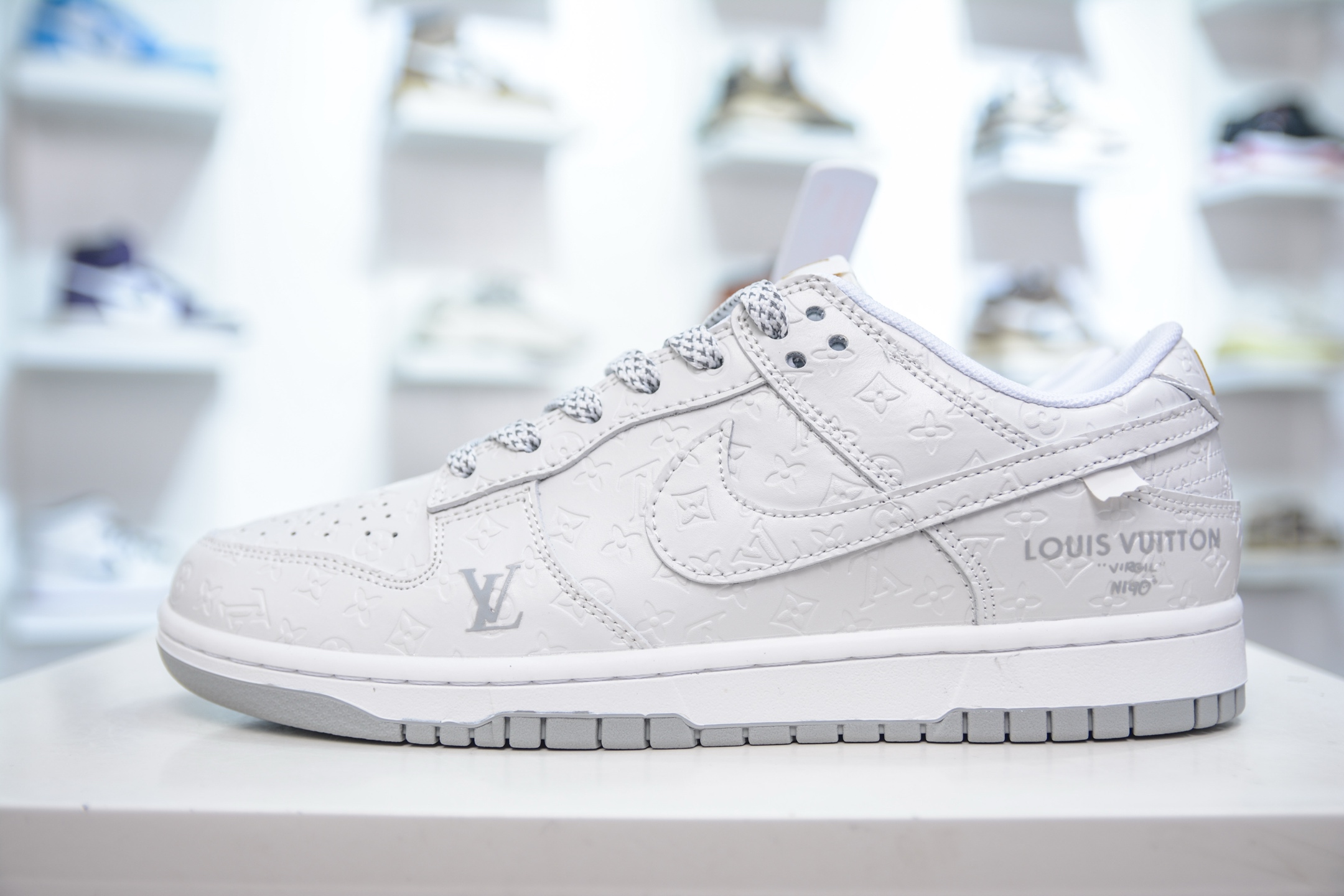 280  Nike SB Dunk Low x Louis Vuitton LV联名-灰白暗印花   XX3168-140