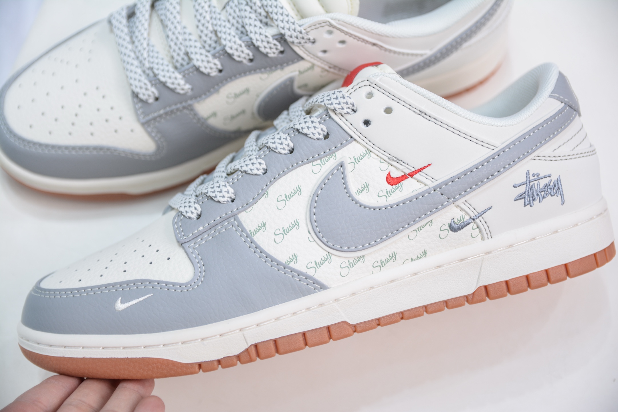280  Nike SB Dunk Low x Stussy 斯图西联名-米灰生胶   XS6089-531