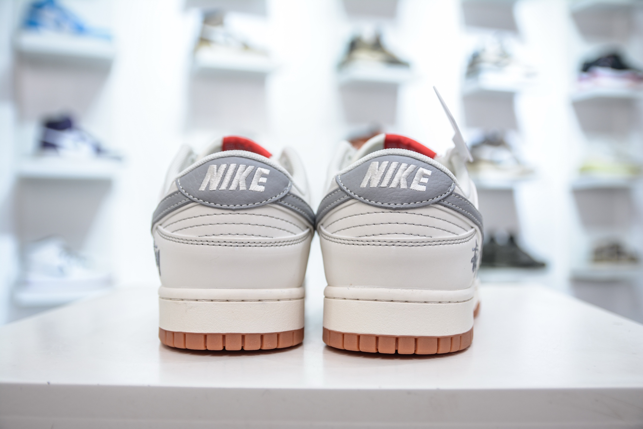 280  Nike SB Dunk Low x Stussy 斯图西联名-米灰生胶   XS6089-531