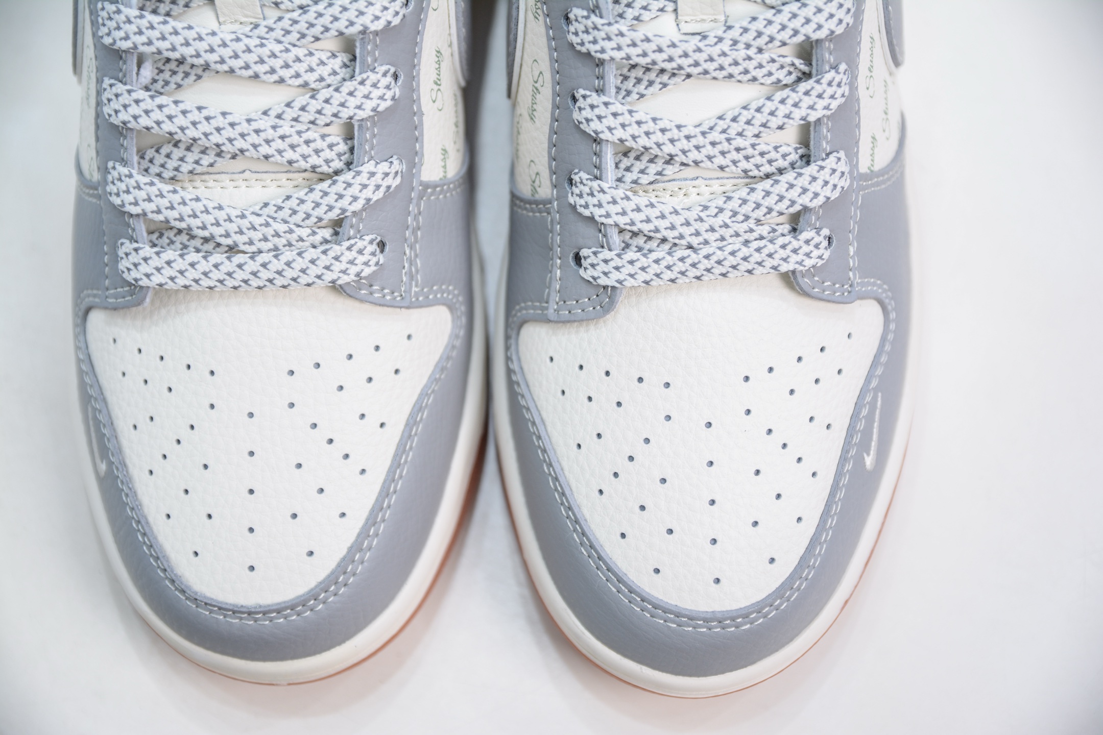 280  Nike SB Dunk Low x Stussy 斯图西联名-米灰生胶   XS6089-531