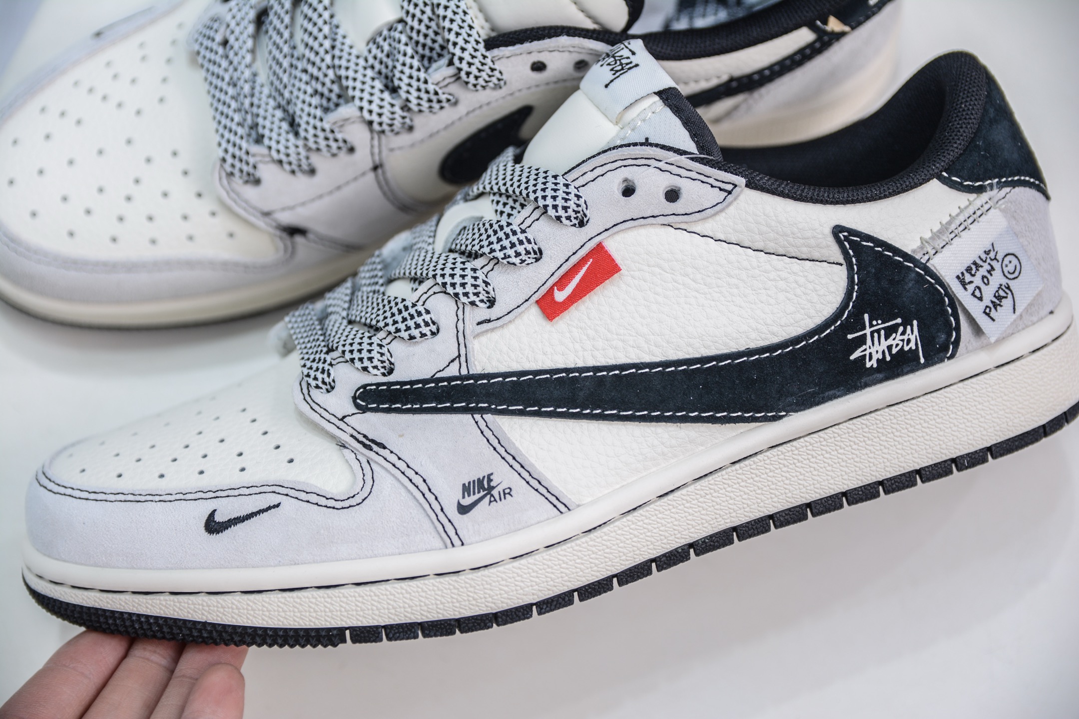 TS x Air Jordan x Stussy AJ1 Low 倒钩低帮联名斯图西-米灰黑勾 YX5066-301