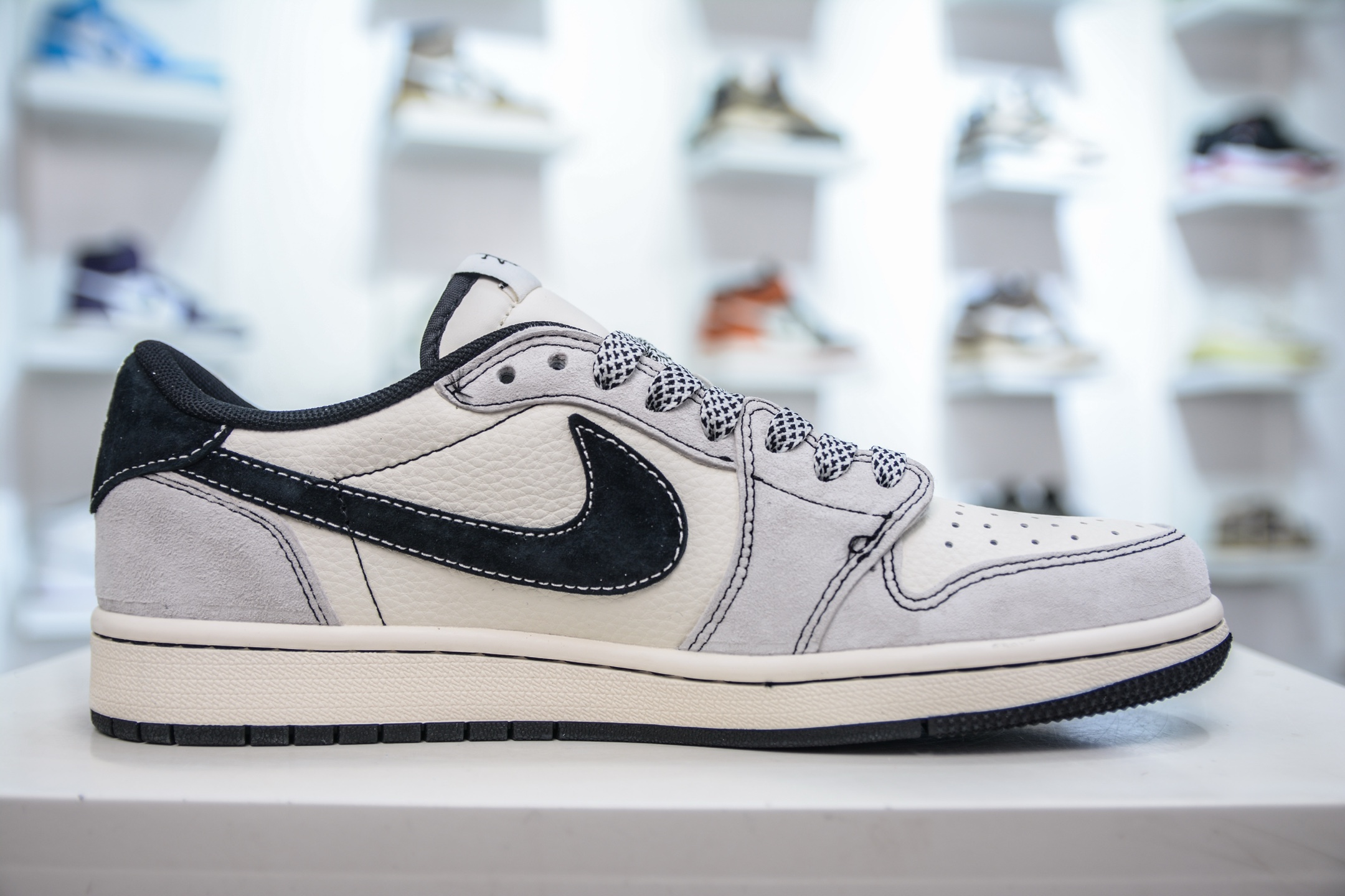 TS x Air Jordan x Stussy AJ1 Low 倒钩低帮联名斯图西-米灰黑勾 YX5066-301