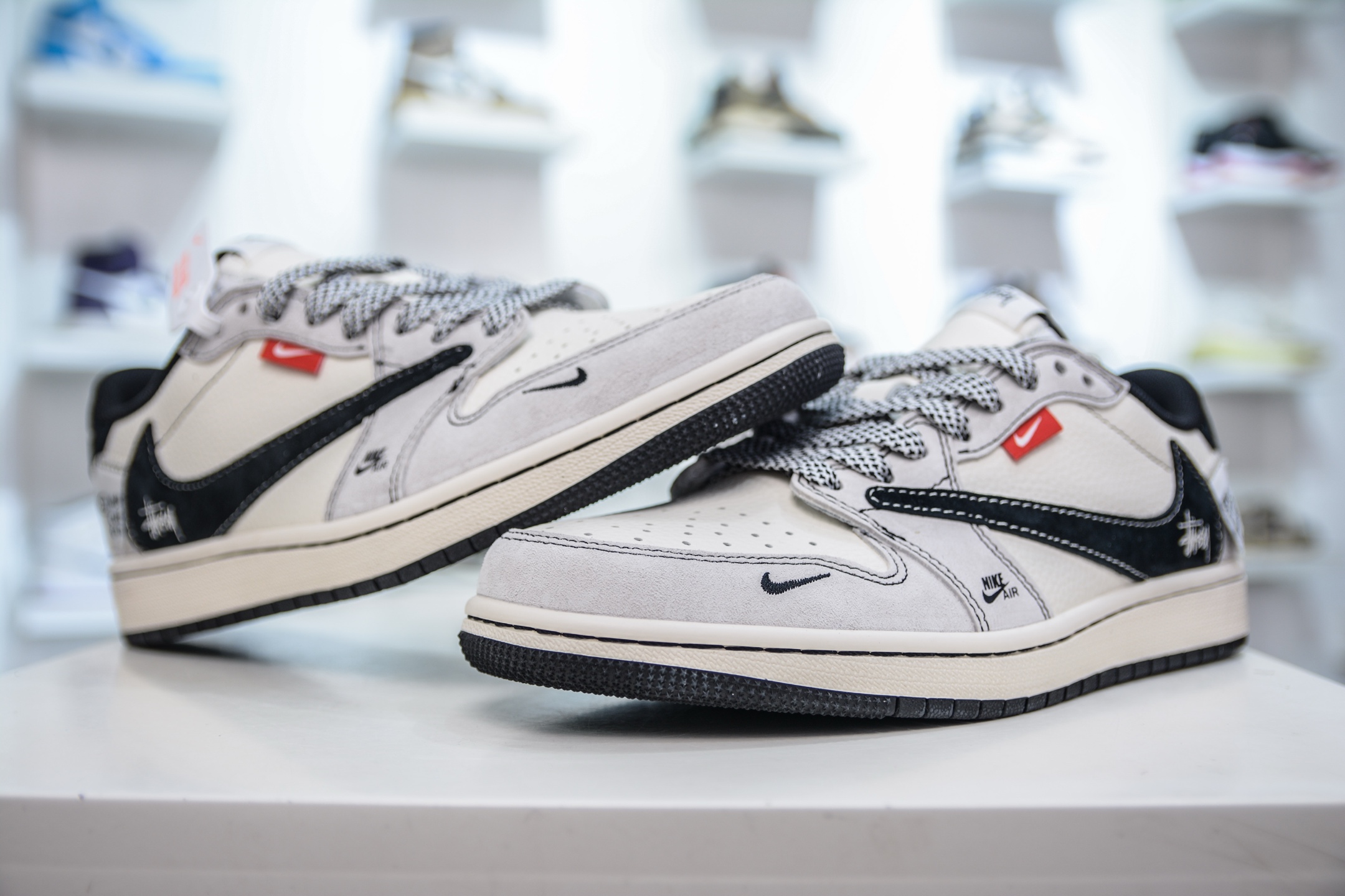 TS x Air Jordan x Stussy AJ1 Low 倒钩低帮联名斯图西-米灰黑勾 YX5066-301