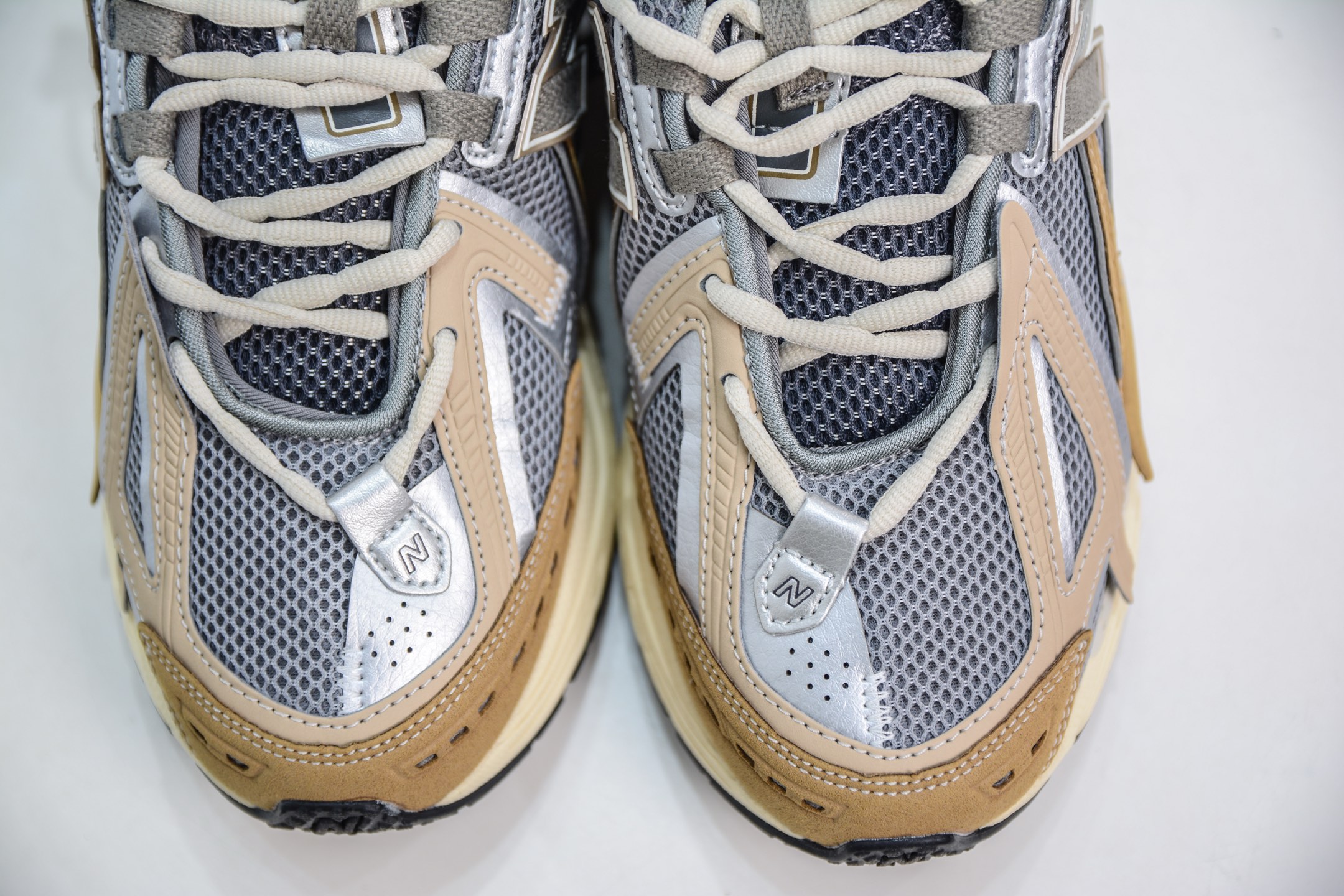 210  T版纯原 New Balance M1906R系列 复古老爹防滑耐磨低帮 跑步鞋  M1906AA