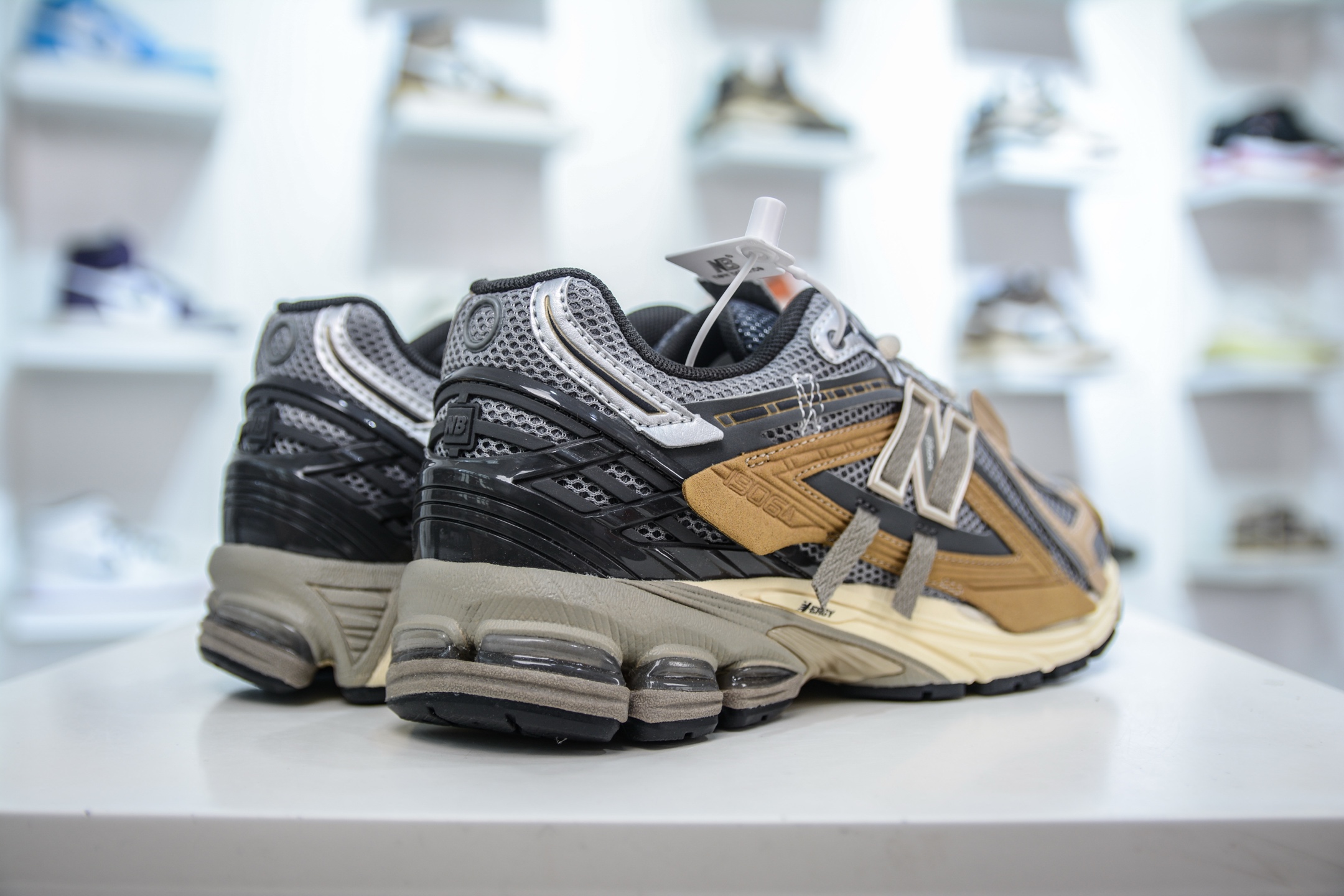 210  T版纯原 New Balance M1906R系列 复古老爹防滑耐磨低帮 跑步鞋  M1906AA