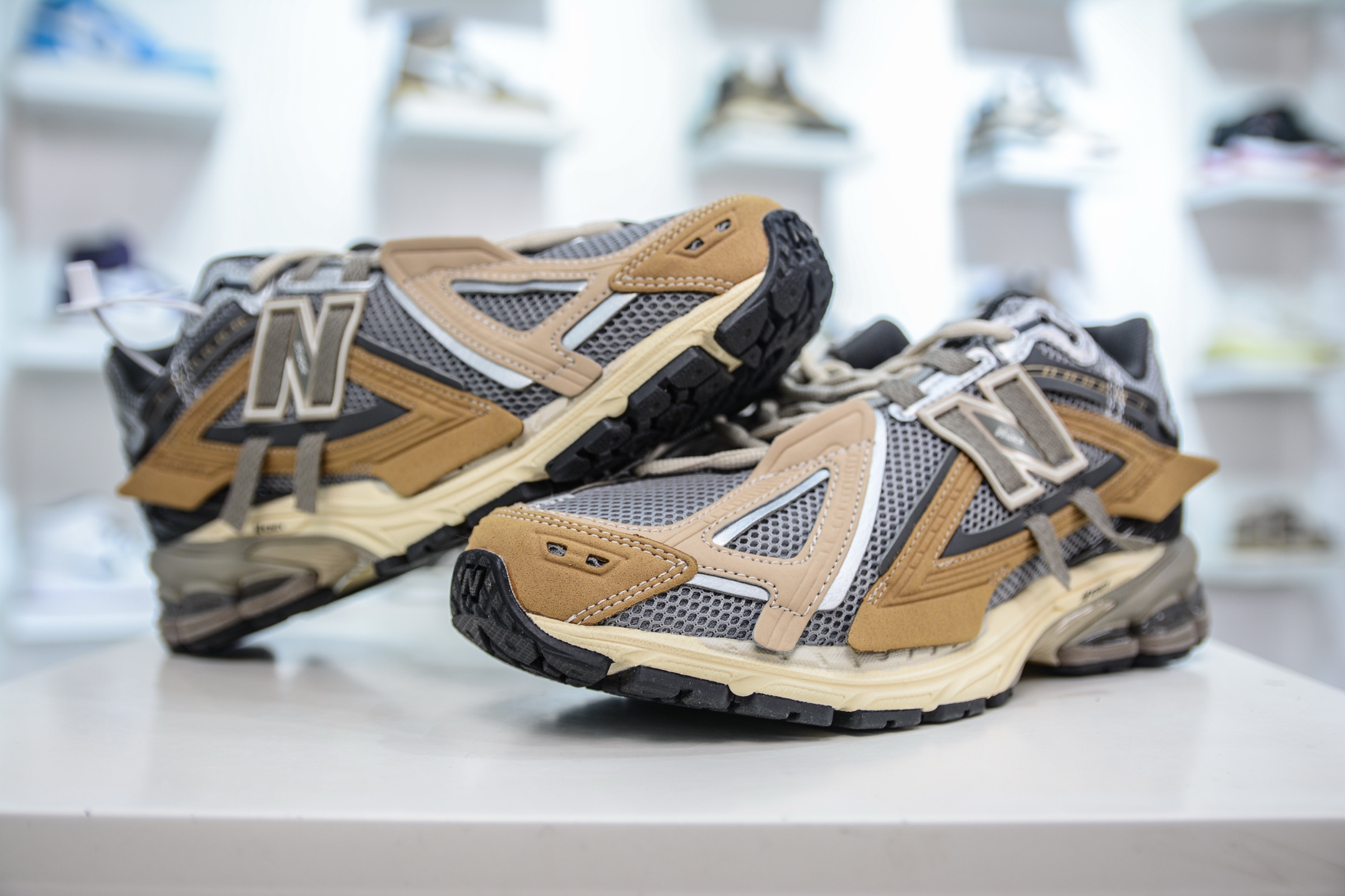 210  T版纯原 New Balance M1906R系列 复古老爹防滑耐磨低帮 跑步鞋  M1906AA