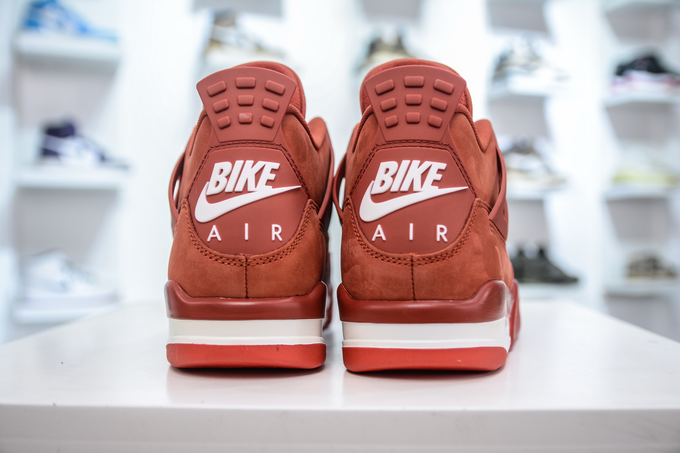 420  （F版） 320 （KZ） 260 （PB） 多版本供应 Nigel Sylvester x Air Jordan AJ4 “Brick by Brick” 联名红砖   HF4340-800