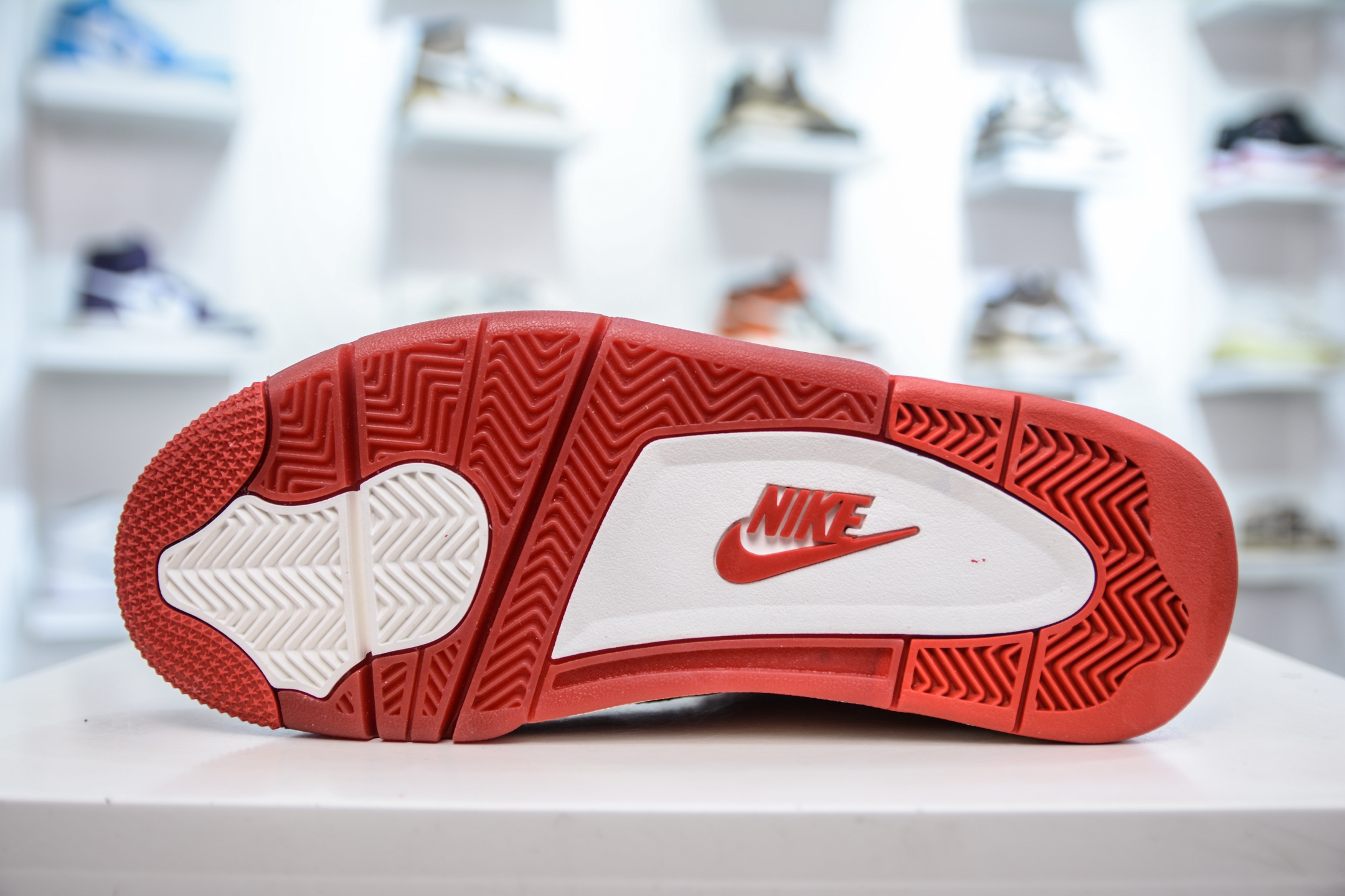 420  （F版） 320 （KZ） 260 （PB） 多版本供应 Nigel Sylvester x Air Jordan AJ4 “Brick by Brick” 联名红砖   HF4340-800
