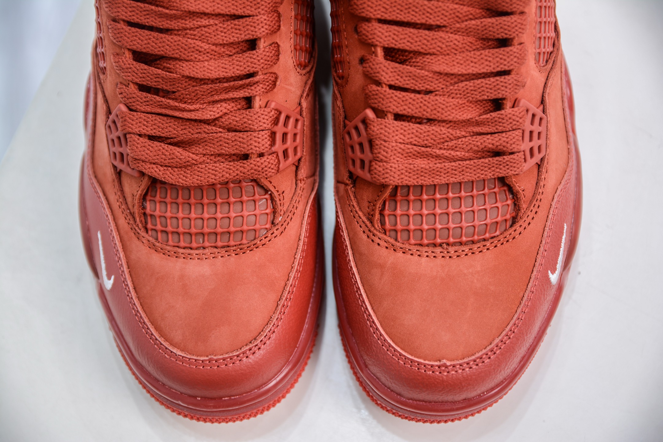 420  （F版） 320 （KZ） 260 （PB） 多版本供应 Nigel Sylvester x Air Jordan AJ4 “Brick by Brick” 联名红砖   HF4340-800