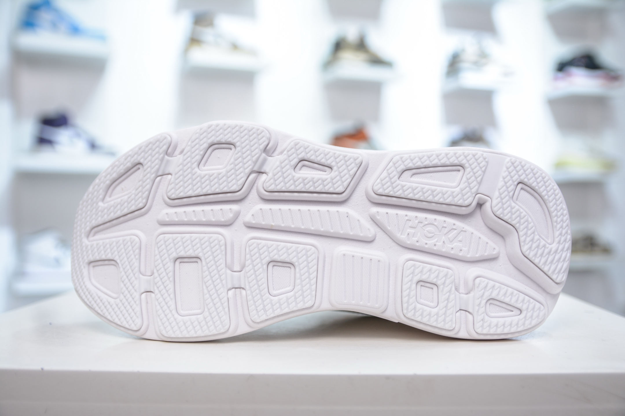 200  CS版 HOKA ONE ONE Bondi 9 WIDE 邦迪九代舒适防滑耐磨低帮休闲跑步鞋  1162011/WWH
