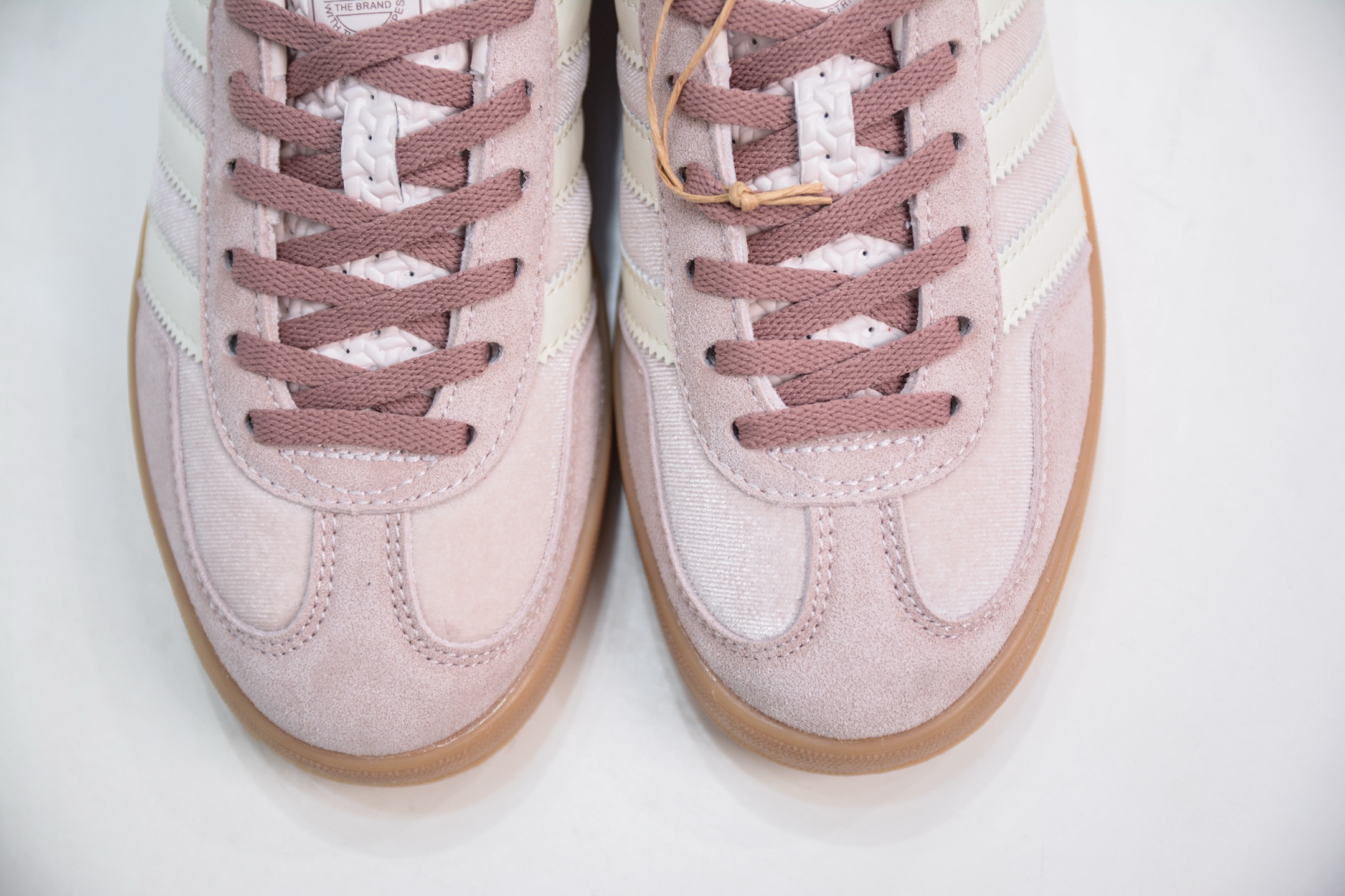 160 AD Gazelle Indoor Trainers 羚羊内训系列低帮复古百搭休闲运动德训风板鞋 JR0232