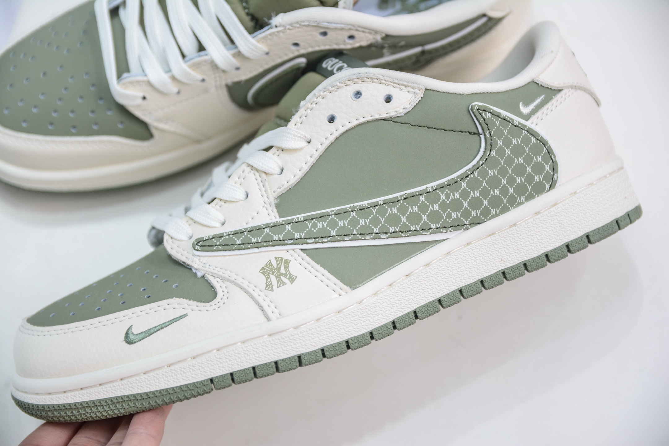 270 MLB x Travis Scott x Air Jordan 1 Low乔丹1代低帮倒钩 洋基队联名- 米绿网纹勾 XS2024-017