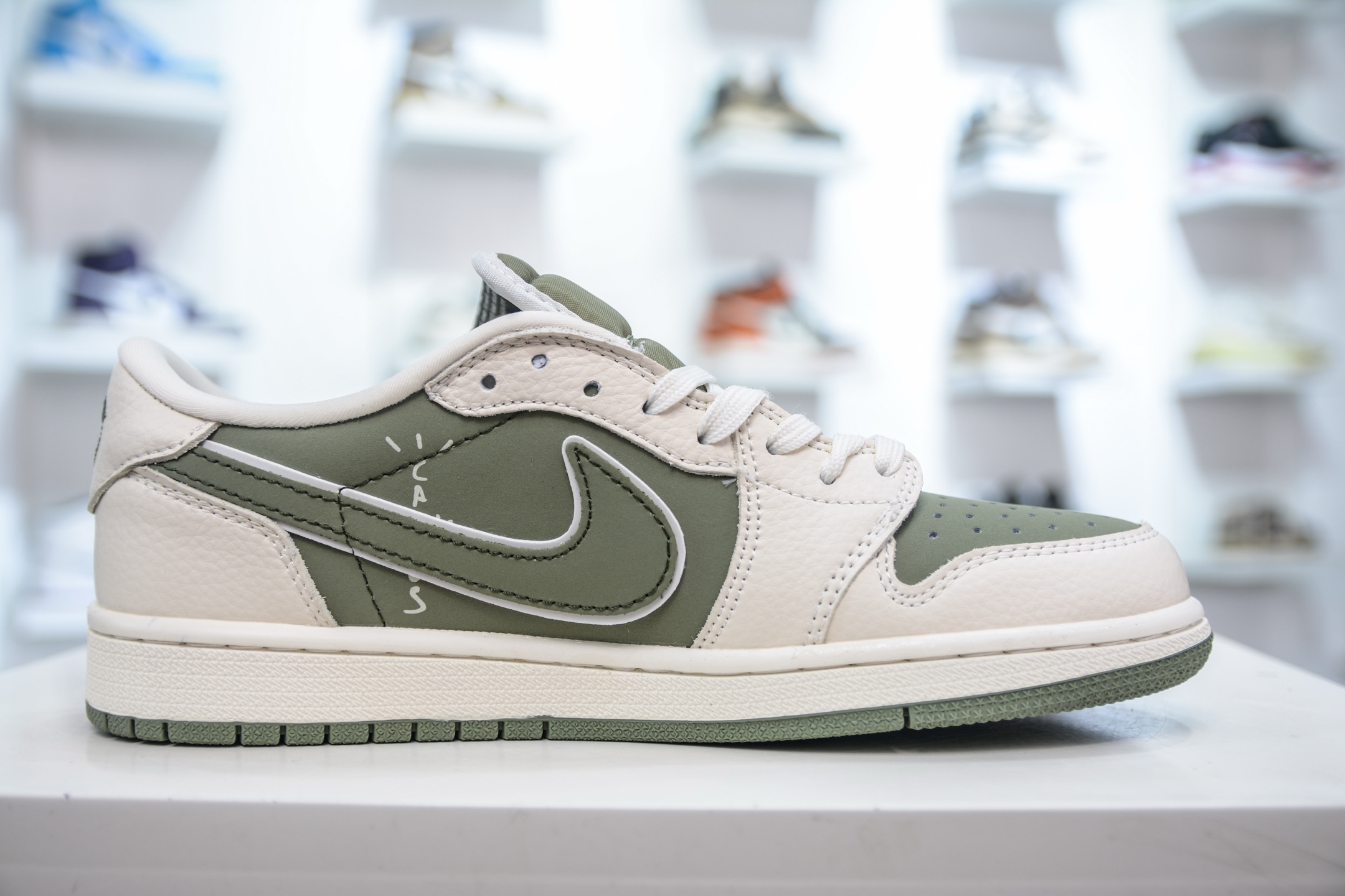 270 MLB x Travis Scott x Air Jordan 1 Low乔丹1代低帮倒钩 洋基队联名- 米绿网纹勾 XS2024-017