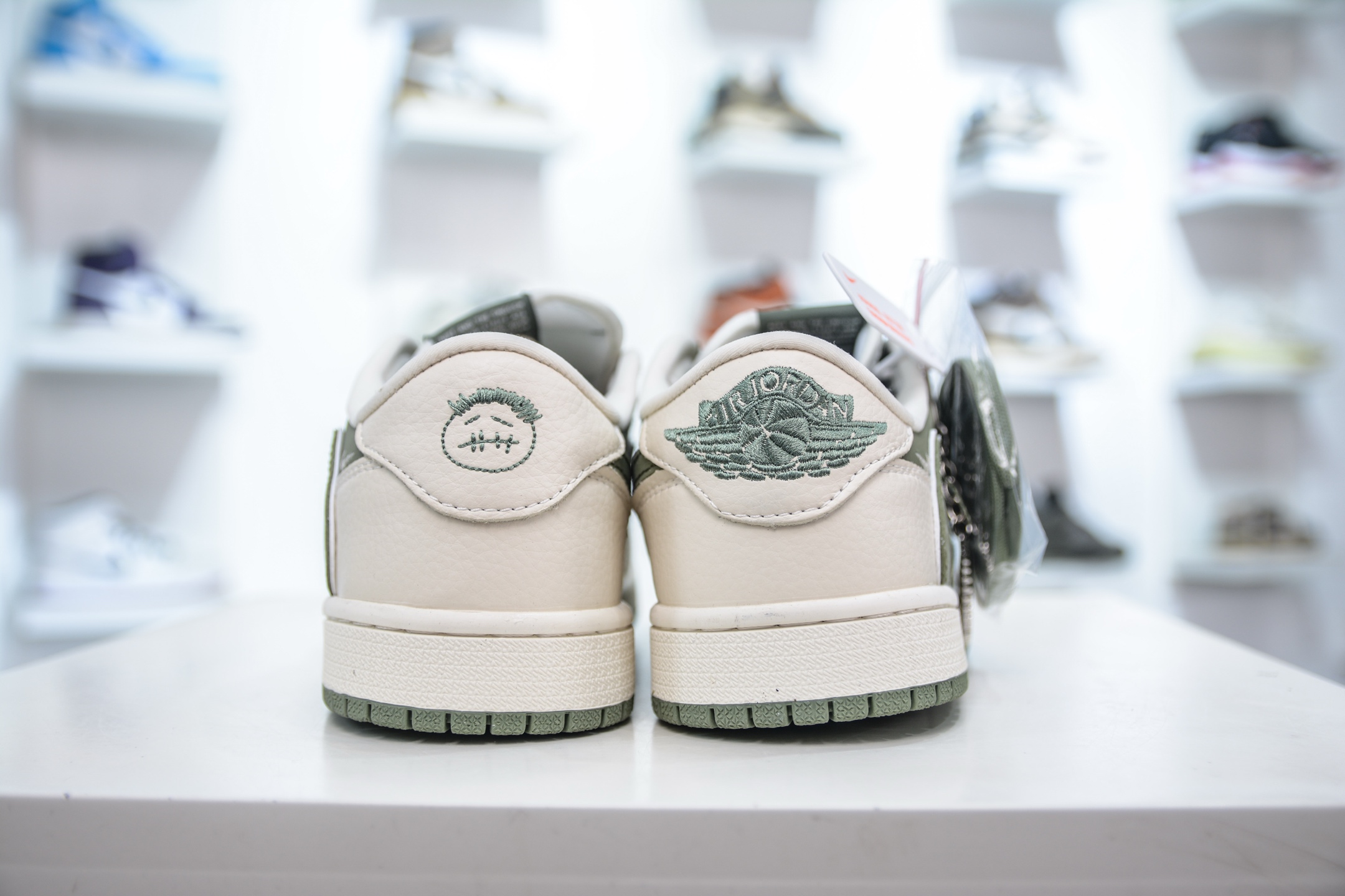 270 MLB x Travis Scott x Air Jordan 1 Low乔丹1代低帮倒钩 洋基队联名- 米绿网纹勾 XS2024-017