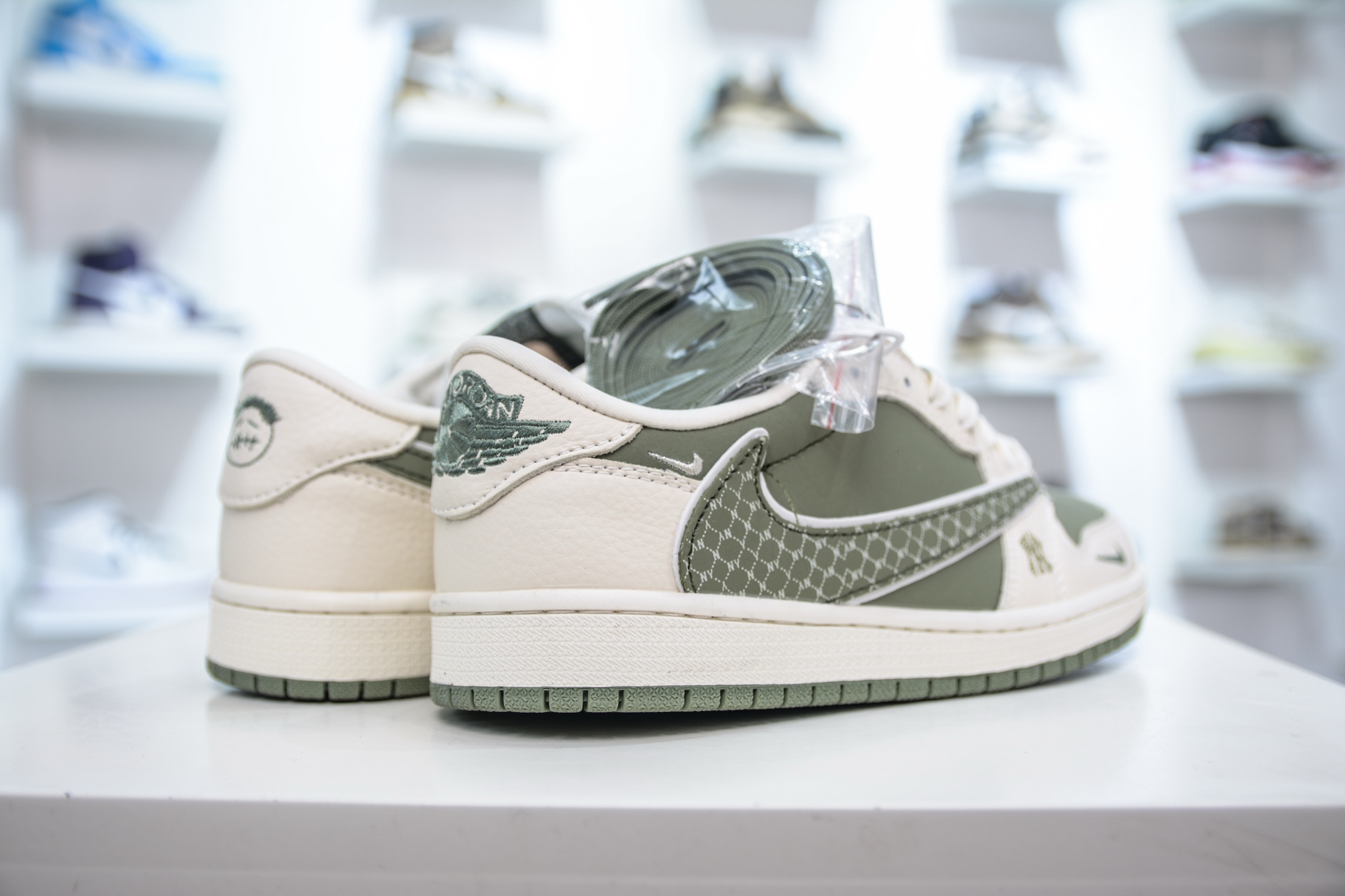 270 MLB x Travis Scott x Air Jordan 1 Low乔丹1代低帮倒钩 洋基队联名- 米绿网纹勾 XS2024-017