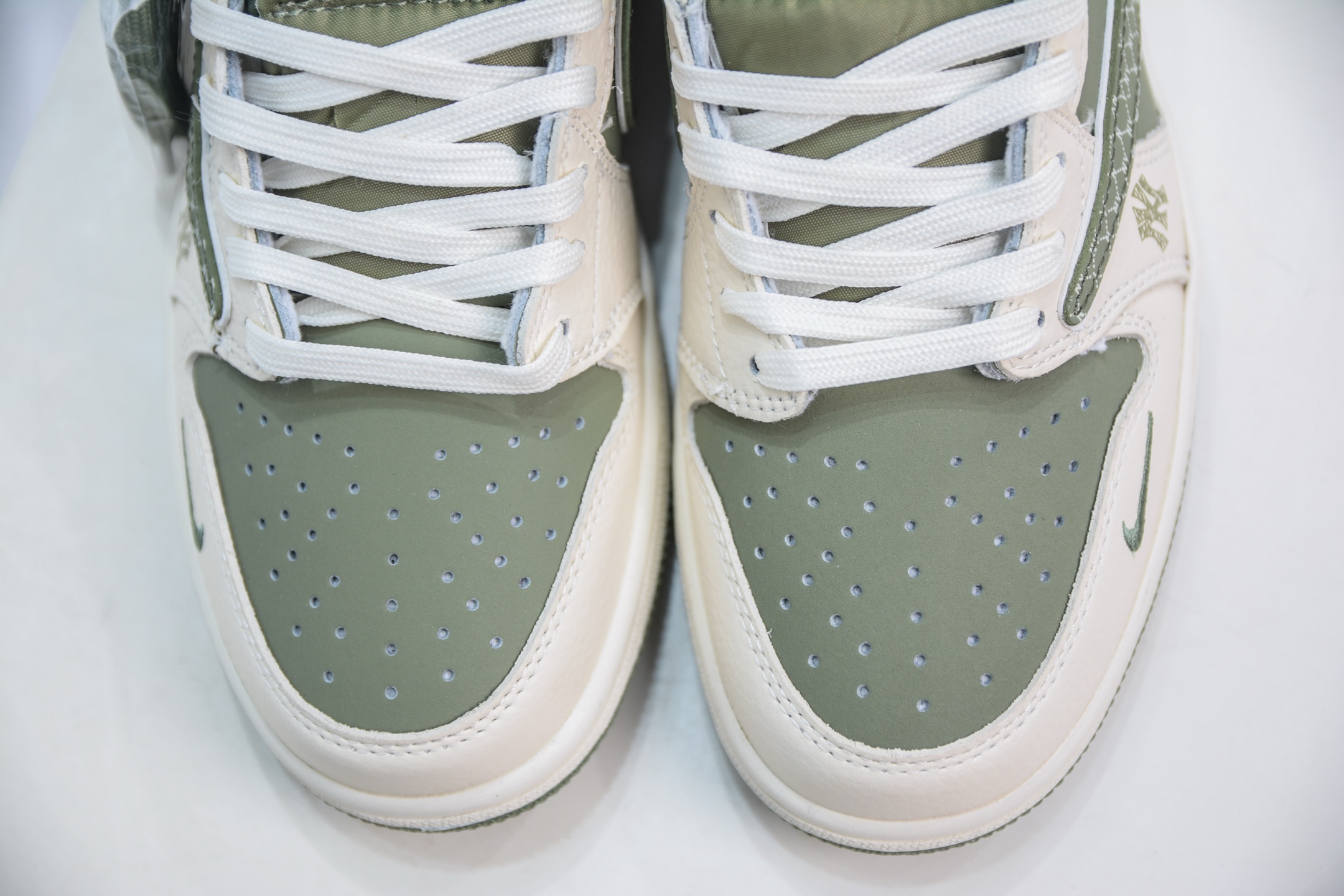 270 MLB x Travis Scott x Air Jordan 1 Low乔丹1代低帮倒钩 洋基队联名- 米绿网纹勾 XS2024-017