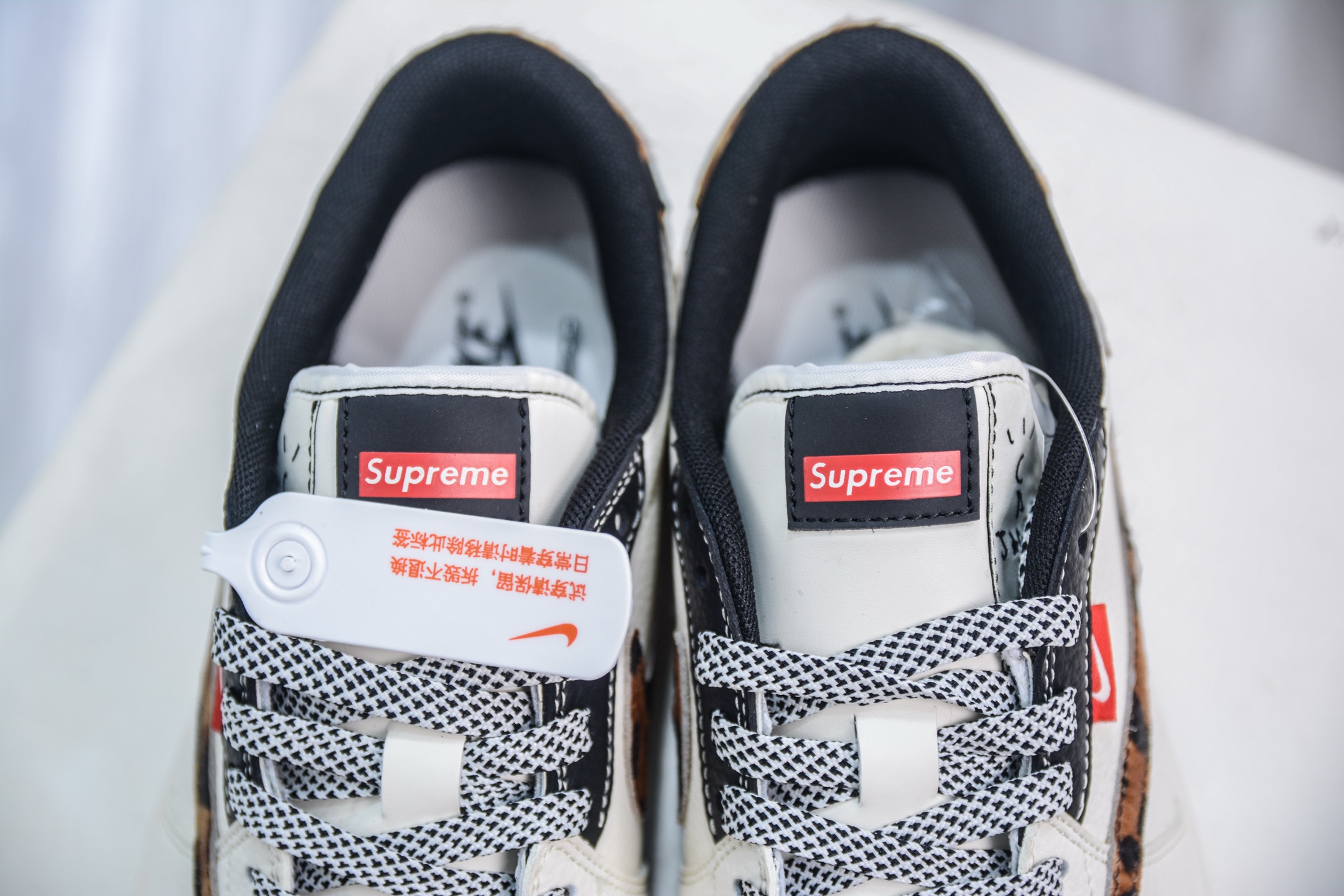270 TS x Air Jordan x Supreme AJ1 Low 倒钩低帮联名SUP-米白棕豹纹 JJ2508-555