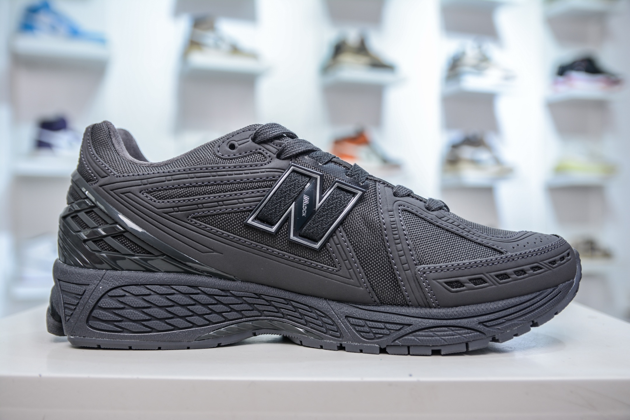 New Balance 1906R Series Retro Running Shoes - Durable & Comfortable 4 i1744310426329 1940 0 2