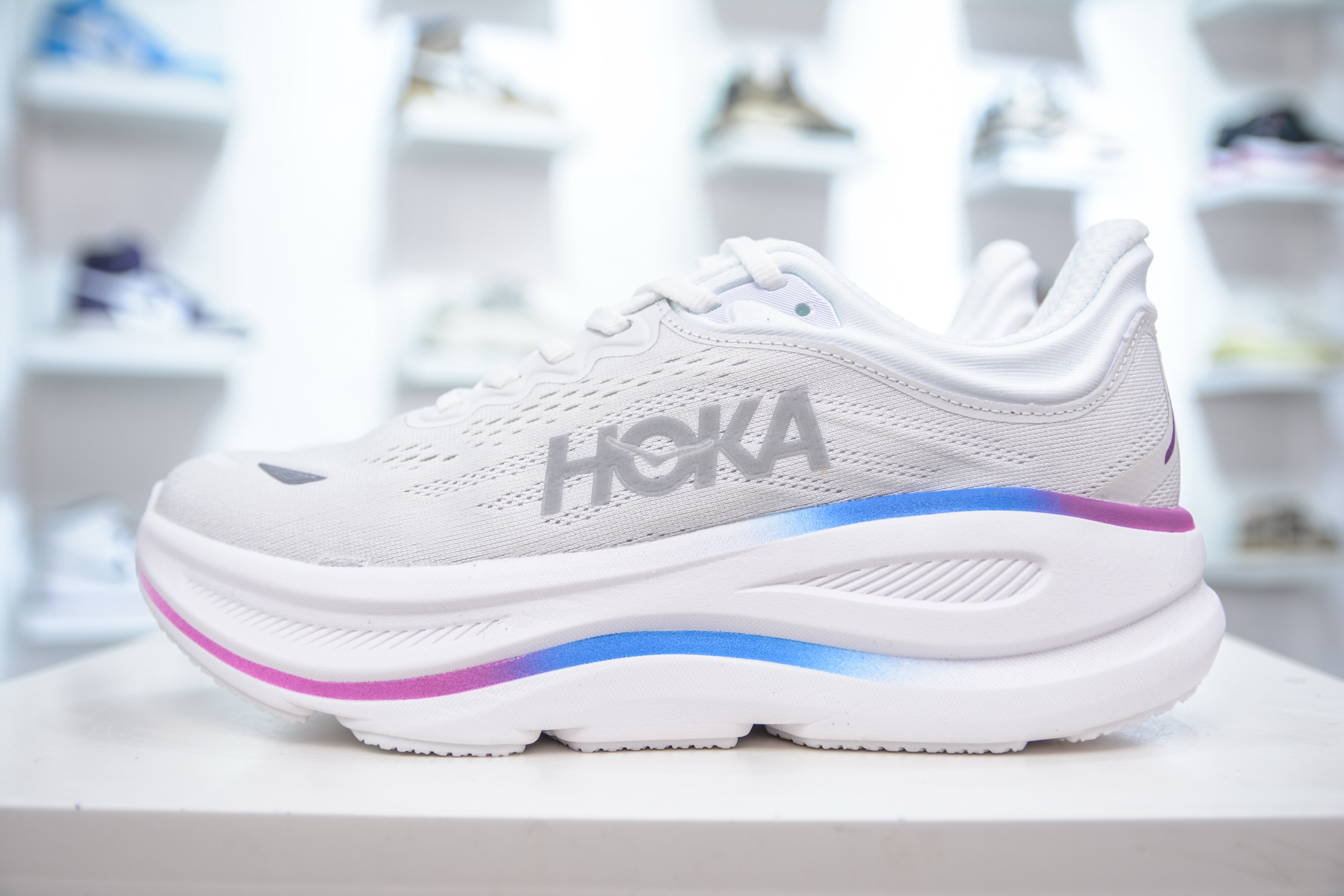 200 CS版 HOKA ONE ONE Bondi 9 WIDE 邦迪九代舒适防滑耐磨低帮休闲跑步鞋 1162011/RBW