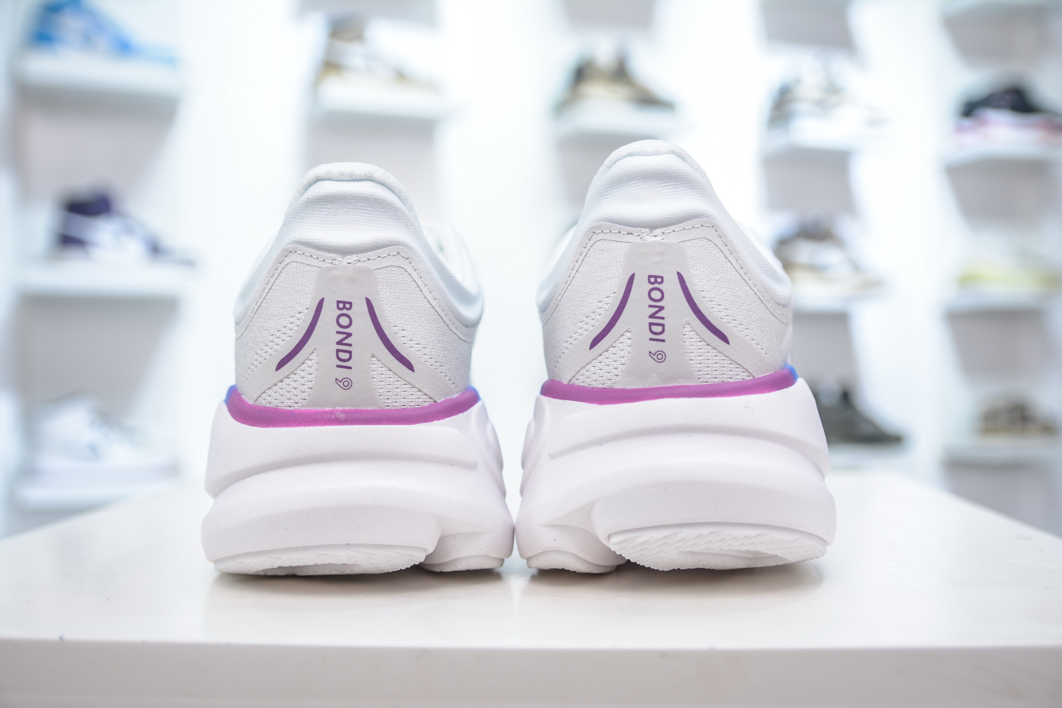 200 CS版 HOKA ONE ONE Bondi 9 WIDE 邦迪九代舒适防滑耐磨低帮休闲跑步鞋 1162011/RBW