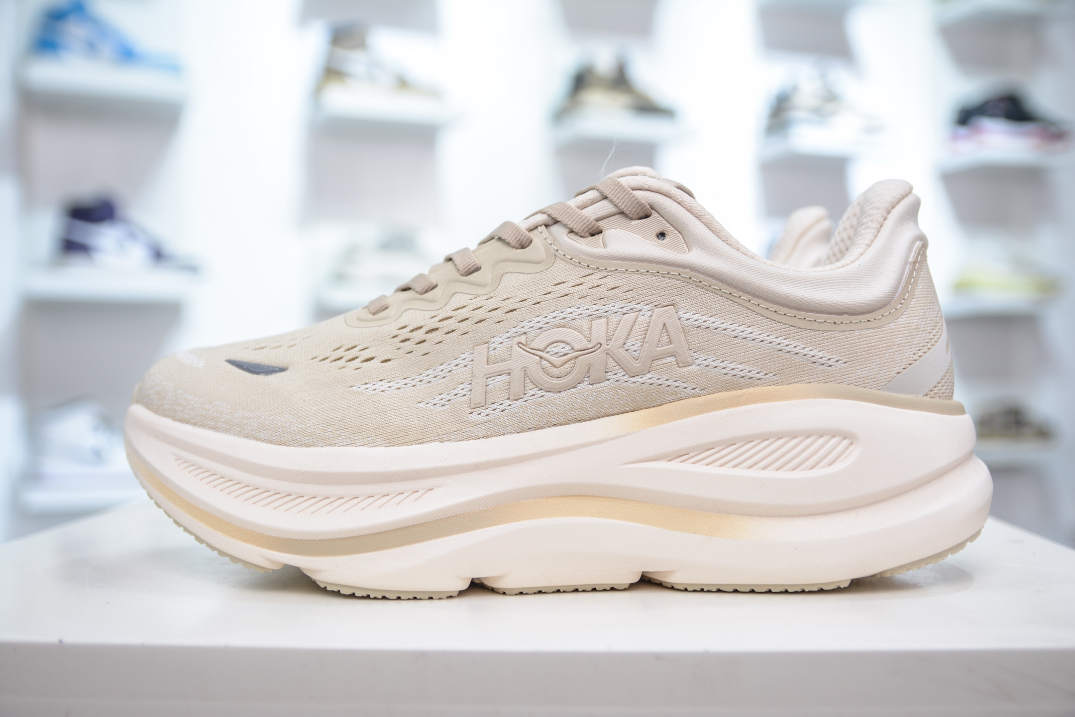 200 CS版 HOKA ONE ONE Bondi 9 WIDE 邦迪九代舒适防滑耐磨低帮休闲跑步鞋 1162011/OLTM