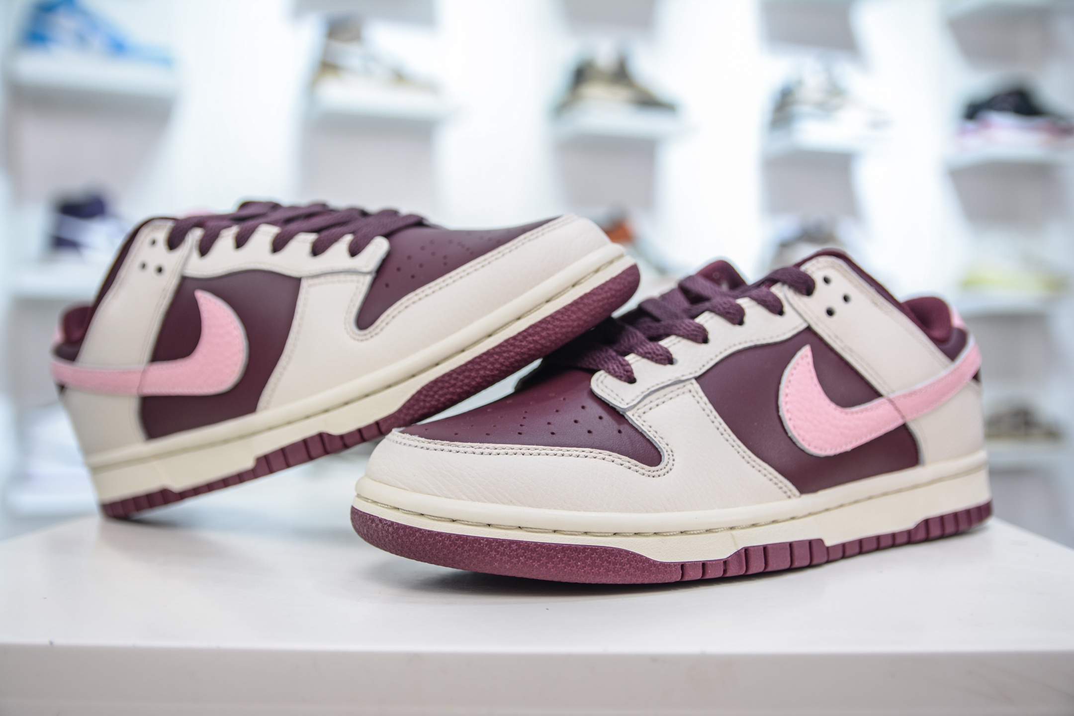 260 AY版纯原 Nike SB Dunk Low Dunk “粉勾”白酒红 DR9705-100