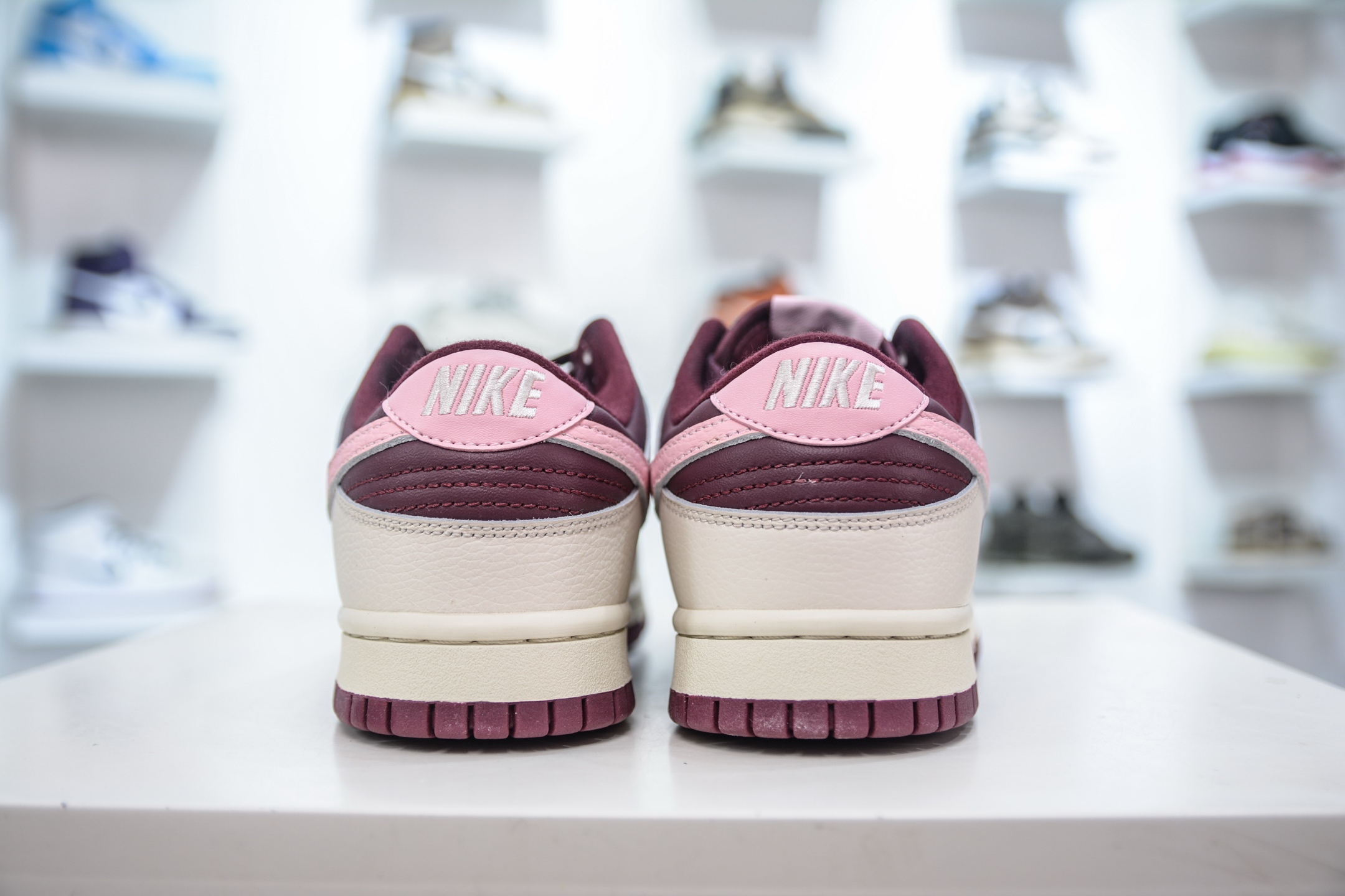 260 AY版纯原 Nike SB Dunk Low Dunk “粉勾”白酒红 DR9705-100