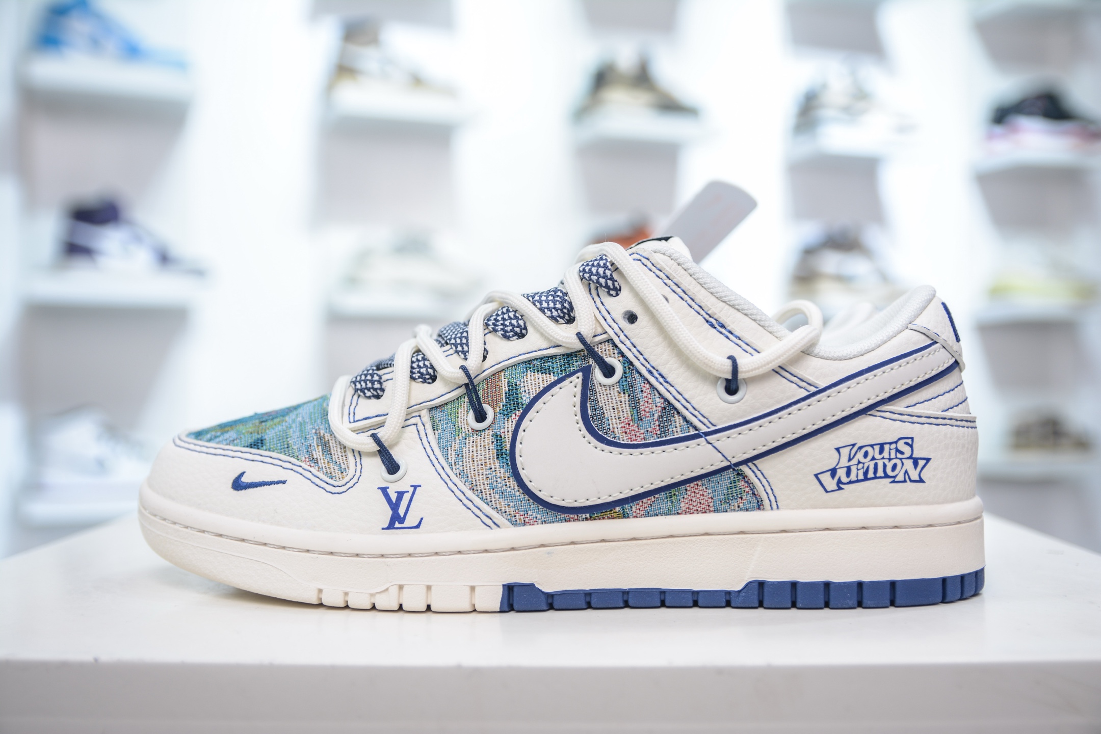 300 Nike SB Dunk Low x Louis Vuitton LV联名-绑带油画白勾 DN6868-077