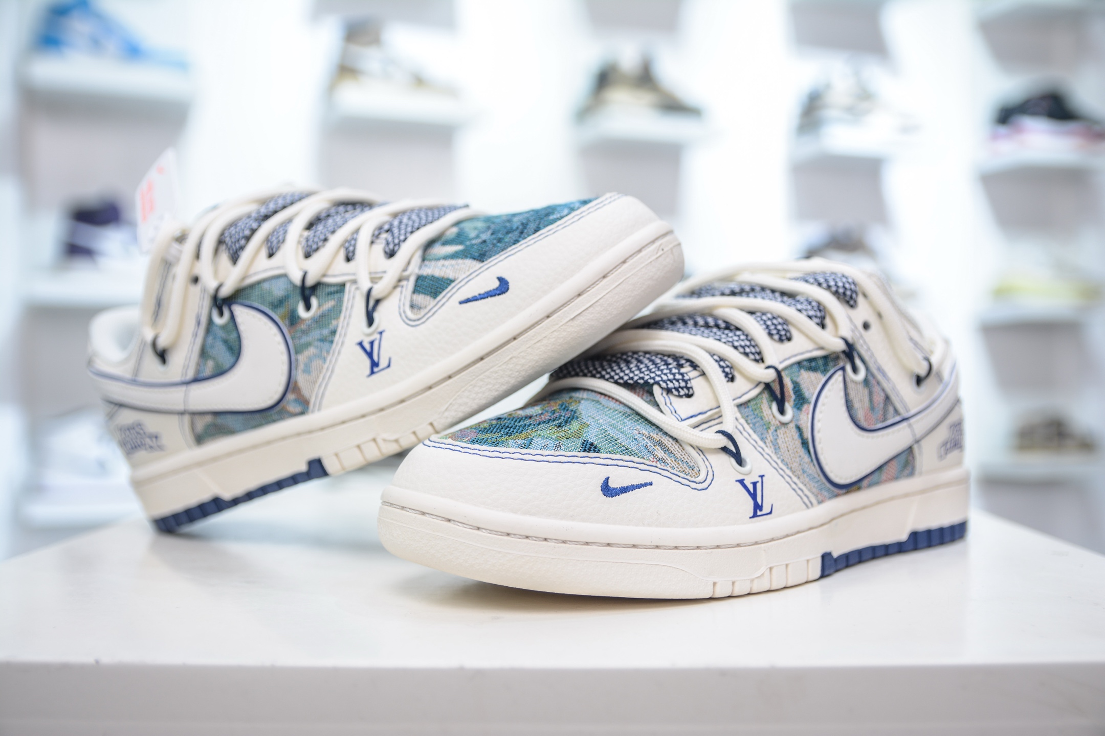 300 Nike SB Dunk Low x Louis Vuitton LV联名-绑带油画白勾 DN6868-077