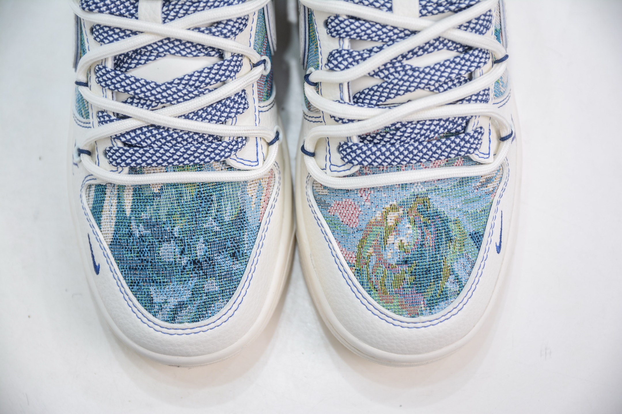 300 Nike SB Dunk Low x Louis Vuitton LV联名-绑带油画白勾 DN6868-077