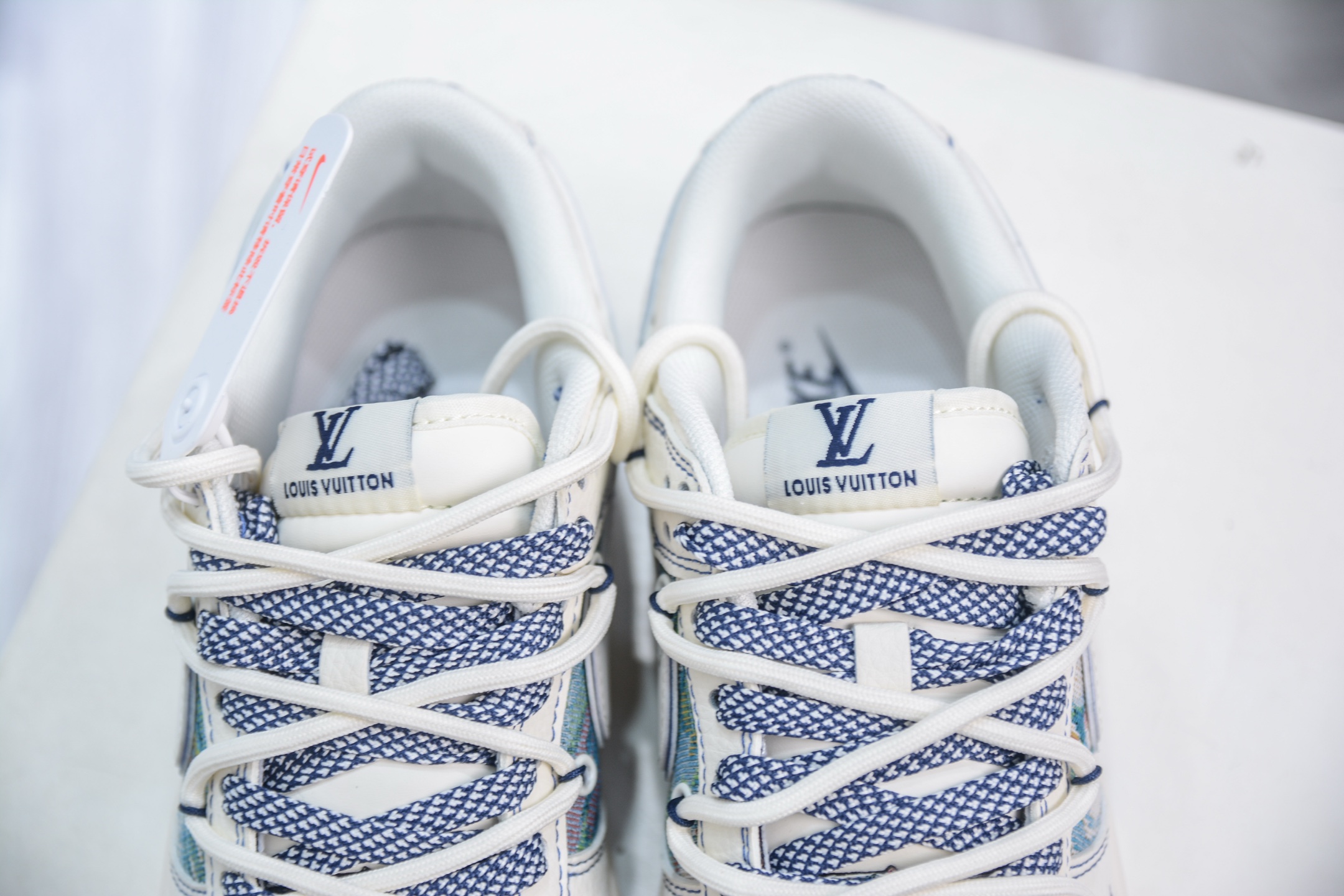 300 Nike SB Dunk Low x Louis Vuitton LV联名-绑带油画白勾 DN6868-077