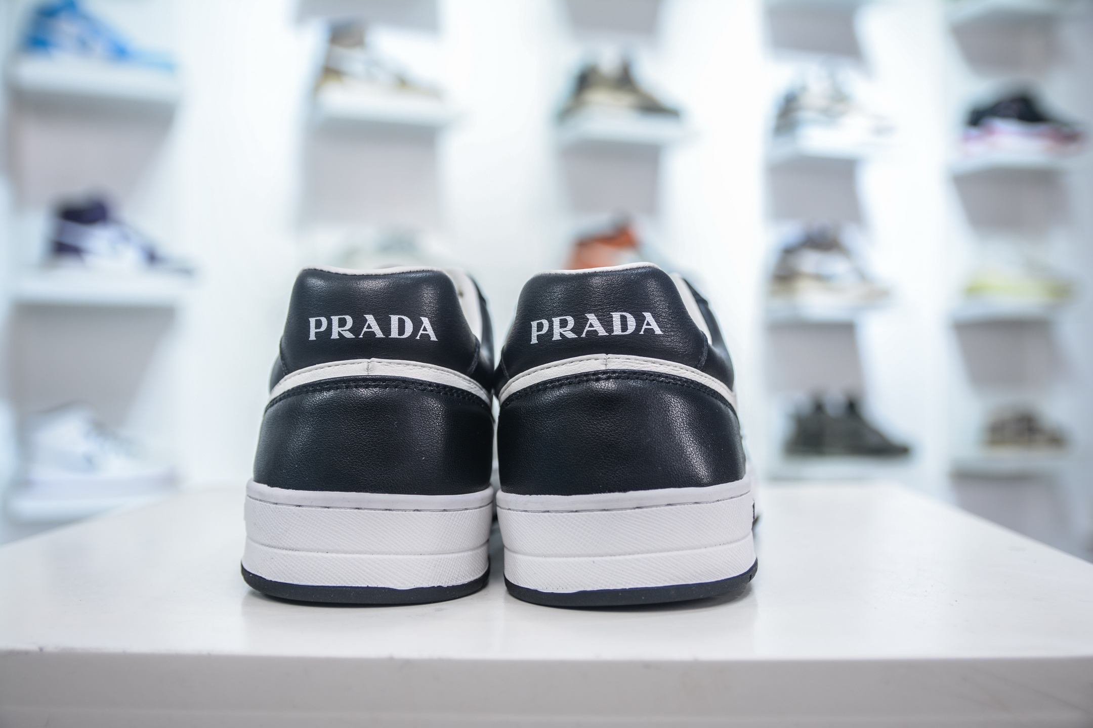 380 PRADA 普拉达马龙同款低帮男鞋运动休闲板鞋