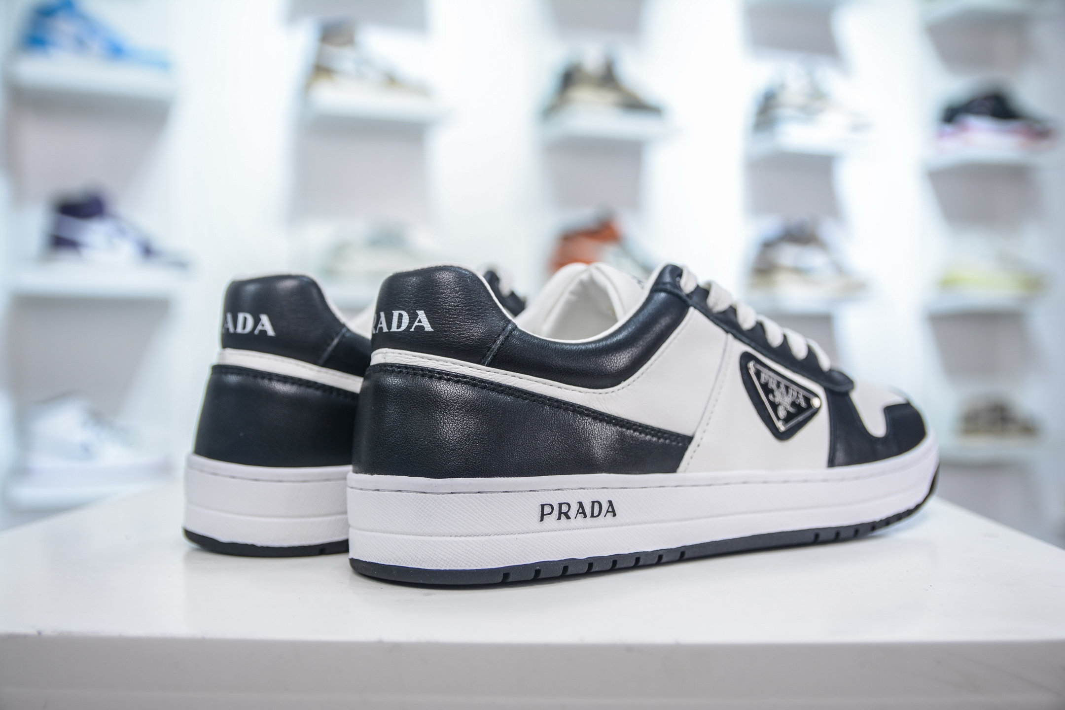 380 PRADA 普拉达马龙同款低帮男鞋运动休闲板鞋