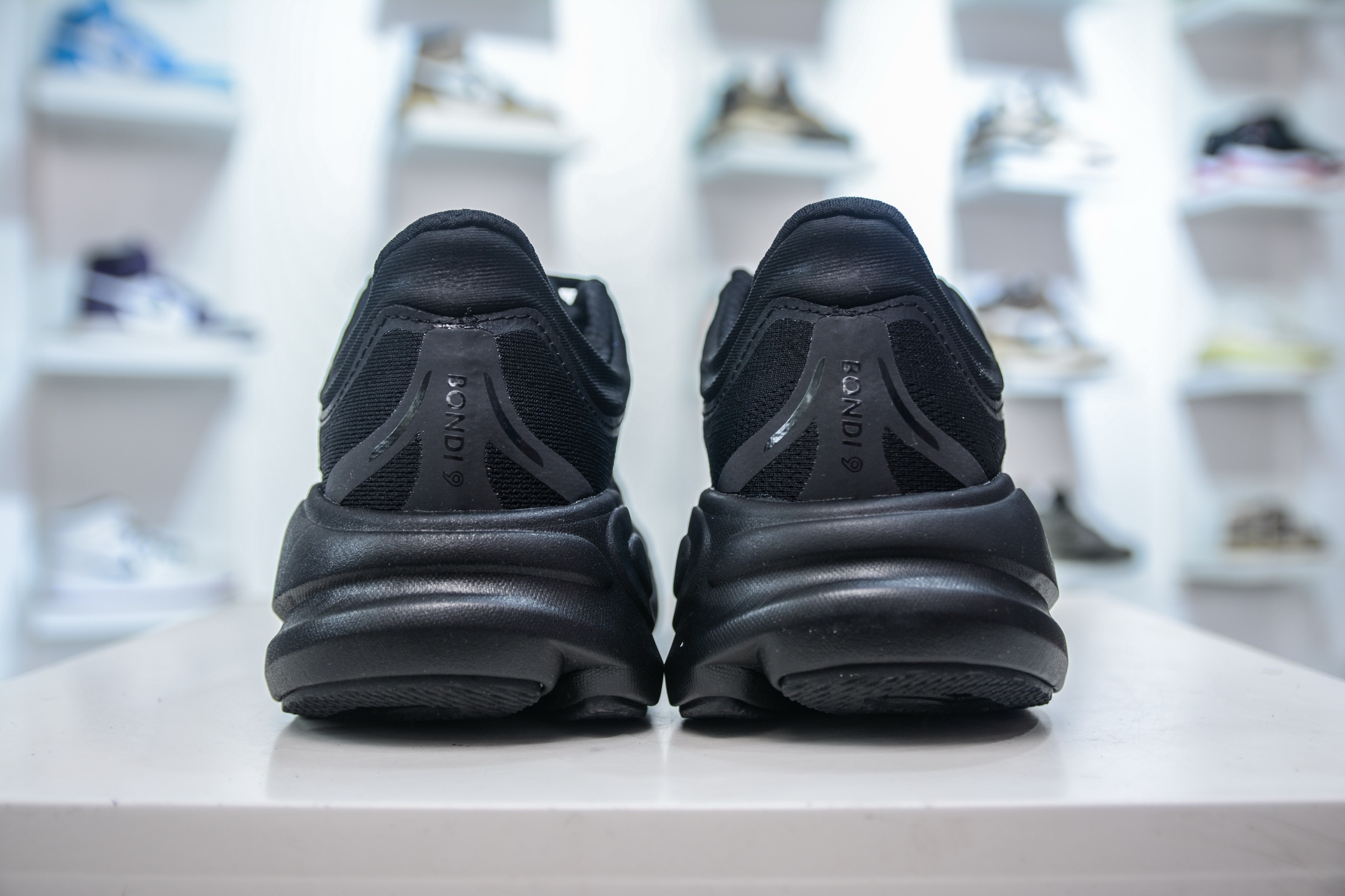 200 CS版 HOKA ONE ONE Bondi 9 WIDE 邦迪九代舒适防滑耐磨低帮休闲跑步鞋 1162011/BBLC