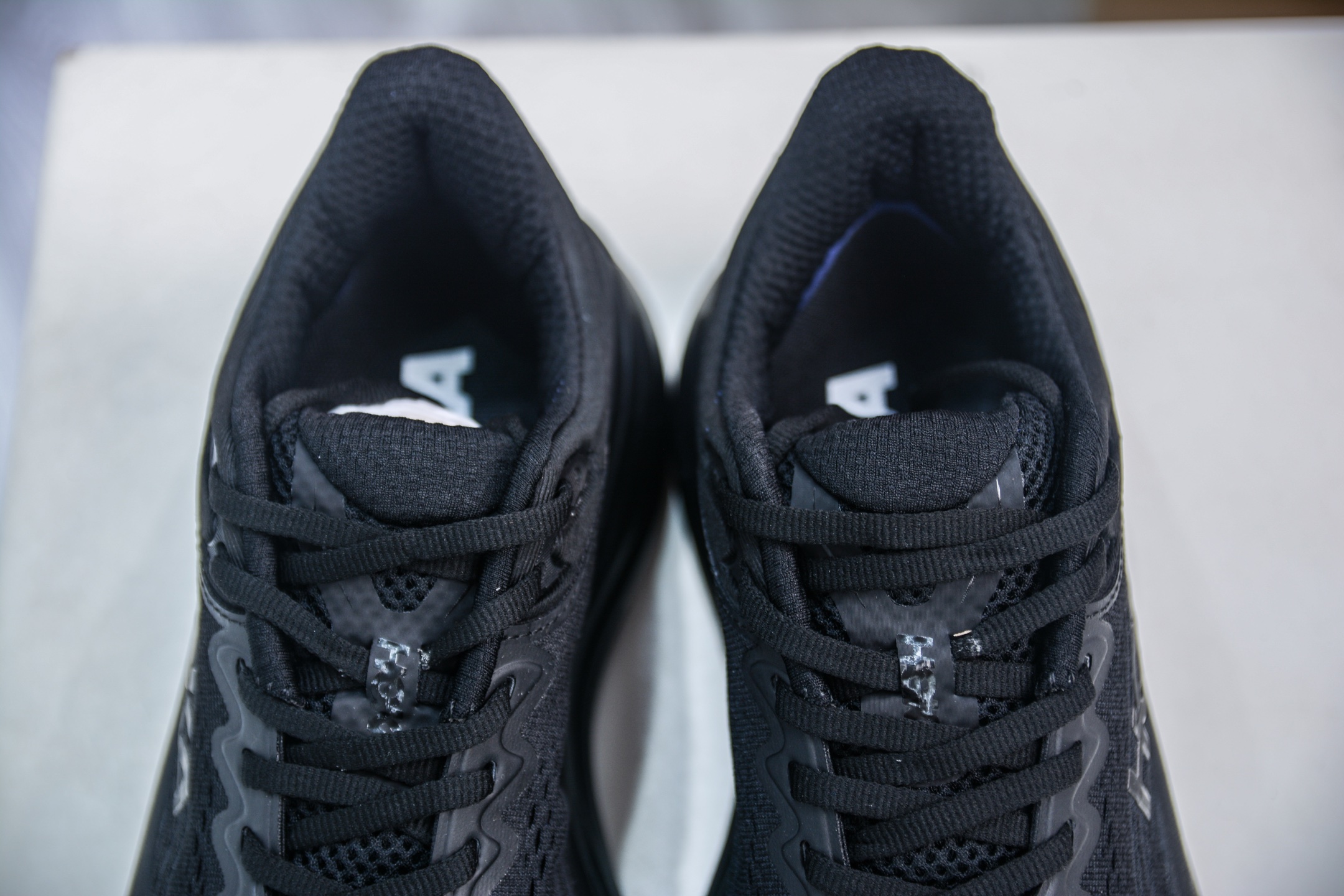 200 CS版 HOKA ONE ONE Bondi 9 WIDE 邦迪九代舒适防滑耐磨低帮休闲跑步鞋 1162011/BBLC